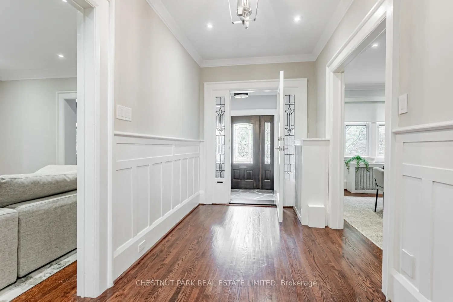 Photo 3 of 43 Oriole Parkway, Toronto, Yonge-St. Clair — HOMEH
