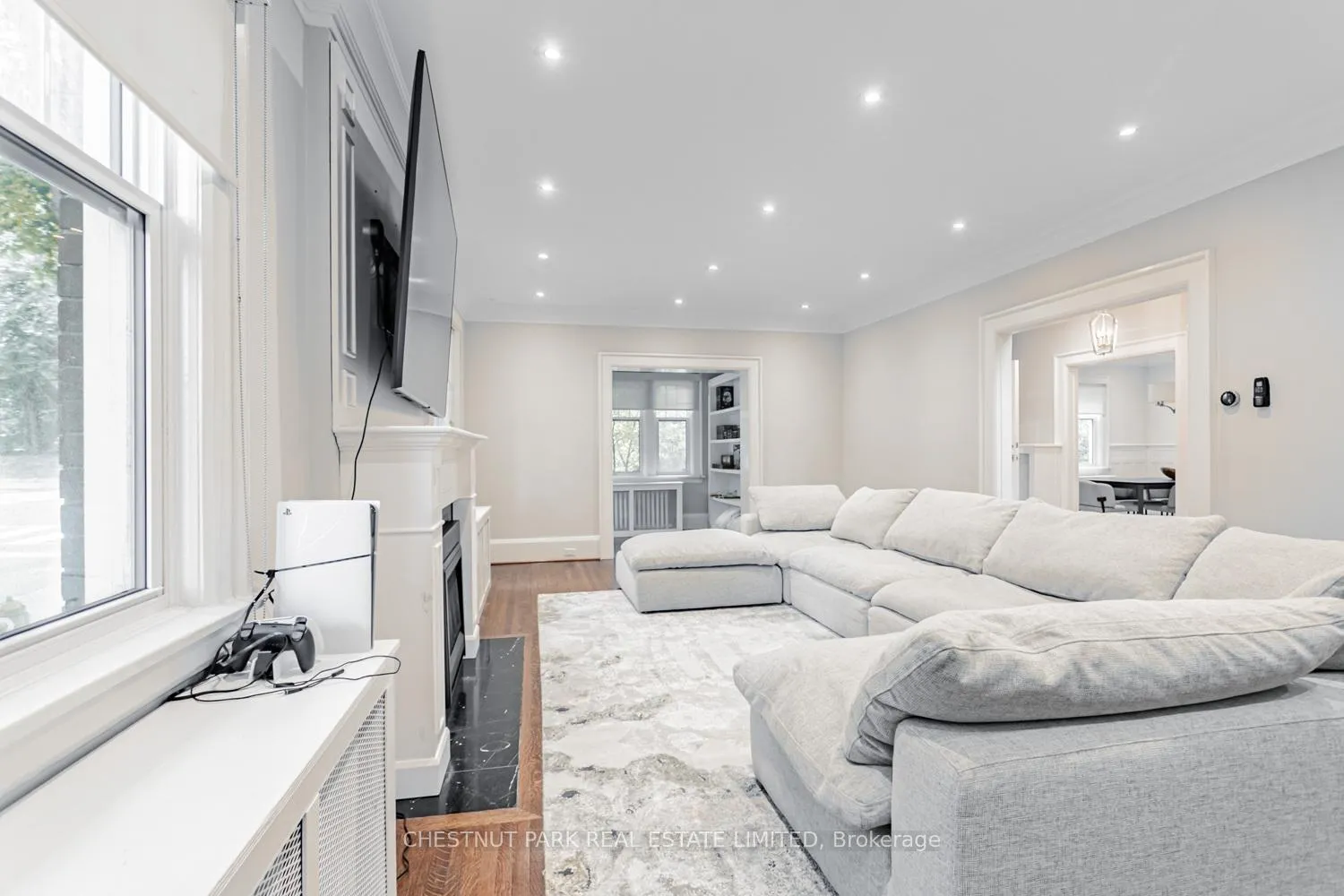 Photo 5 of 43 Oriole Parkway, Toronto, Yonge-St. Clair — HOMEH