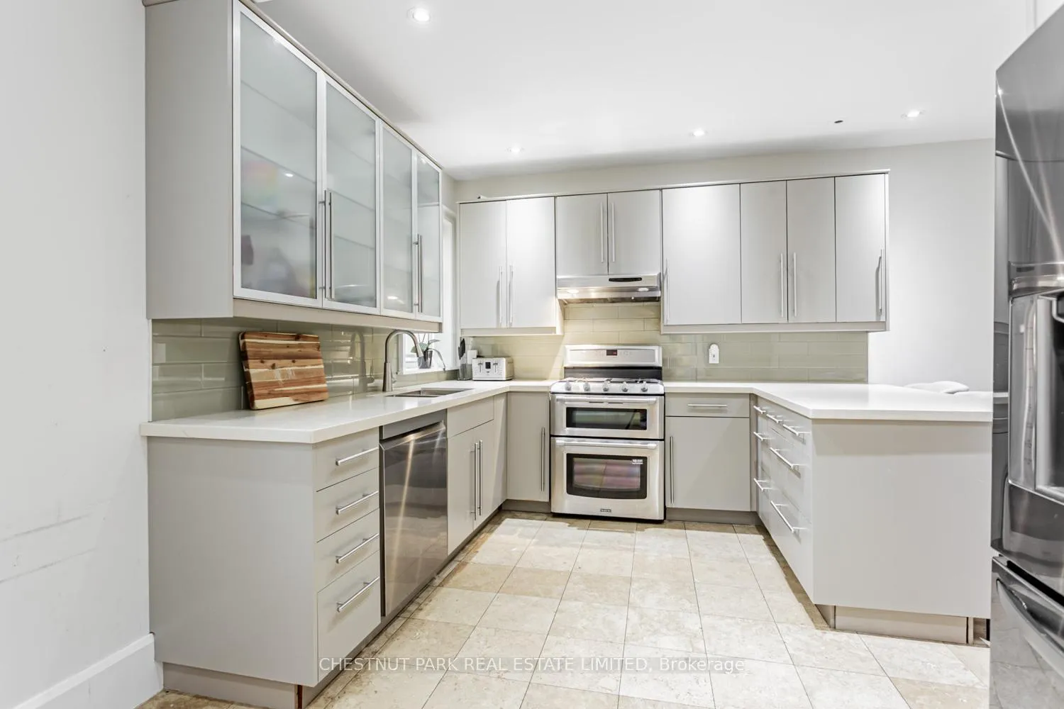 Photo 9 of 43 Oriole Parkway, Toronto, Yonge-St. Clair — HOMEH