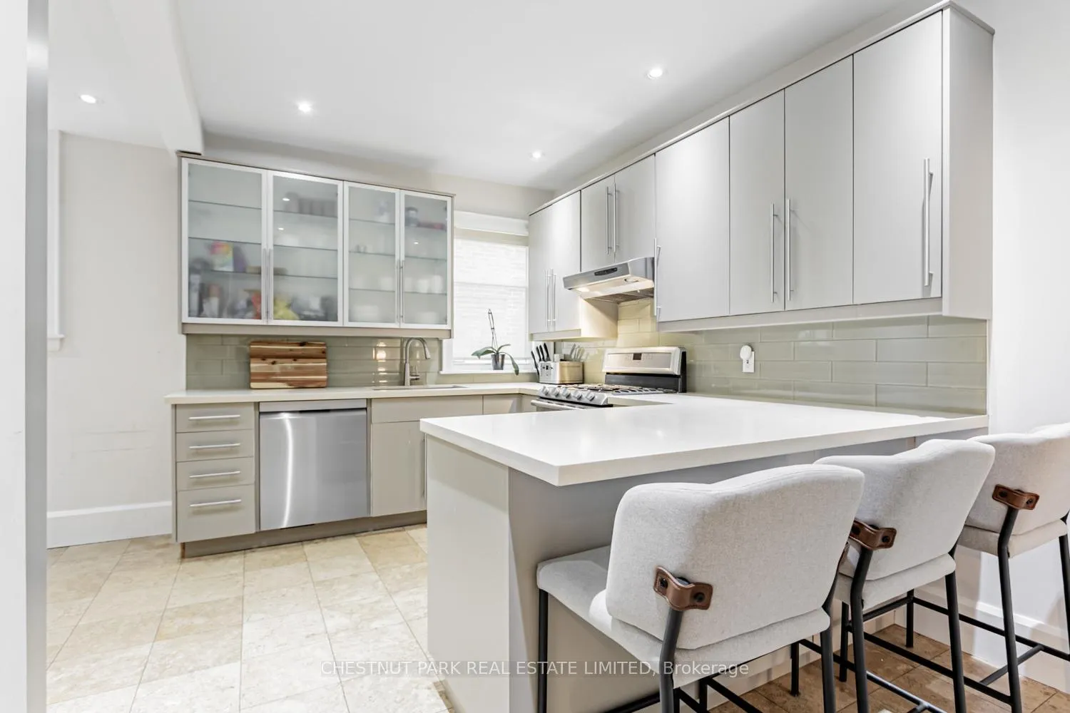Photo 11 of 43 Oriole Parkway, Toronto, Yonge-St. Clair — HOMEH