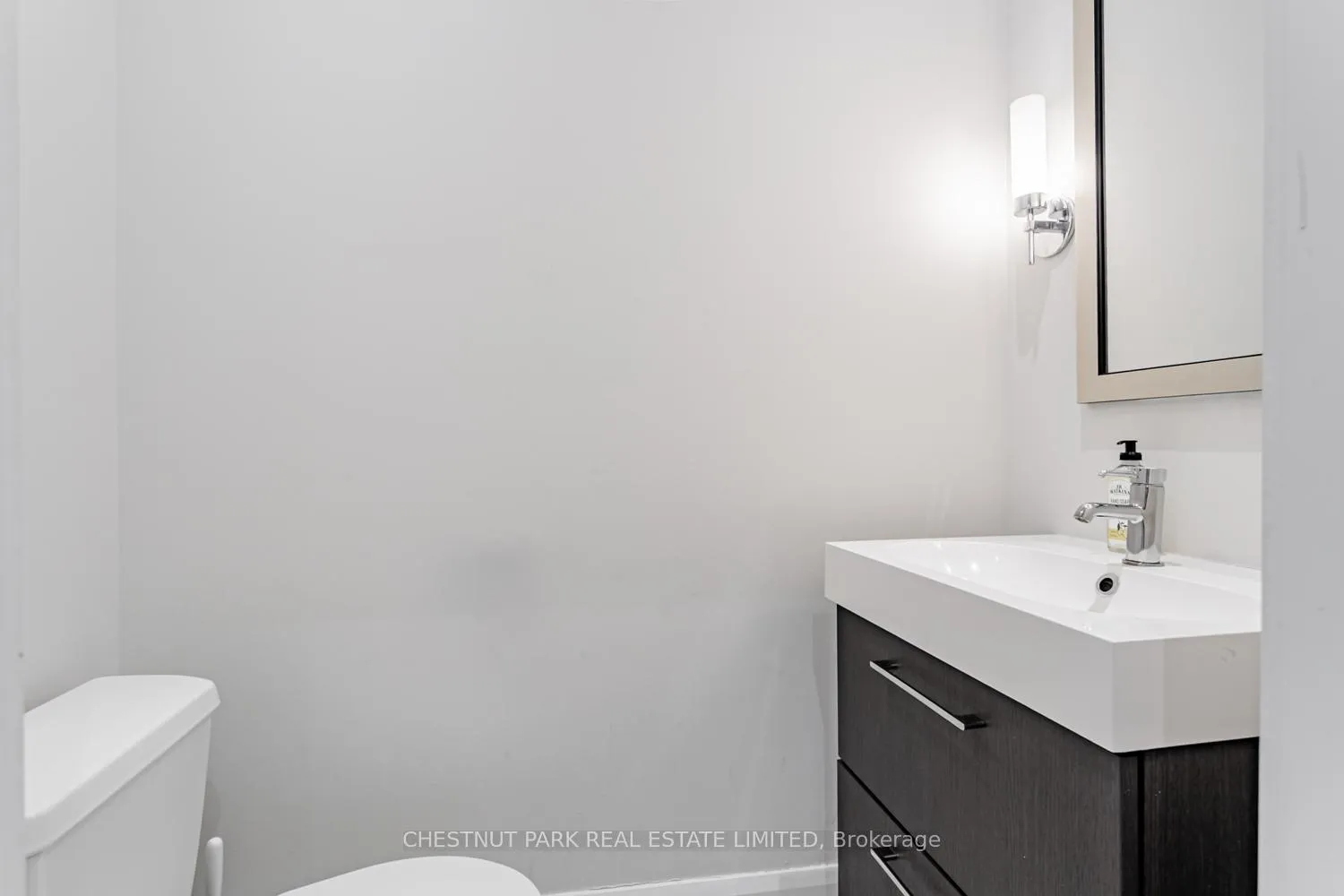 Photo 12 of 43 Oriole Parkway, Toronto, Yonge-St. Clair — HOMEH