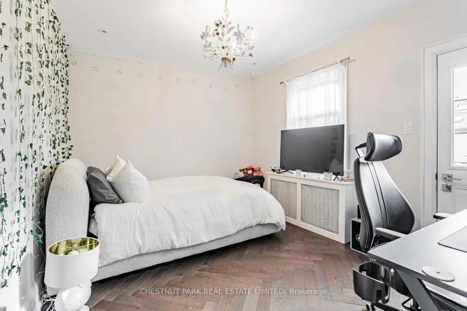 Photo 13 of 43 Oriole Parkway, Toronto, Yonge-St. Clair — HOMEH