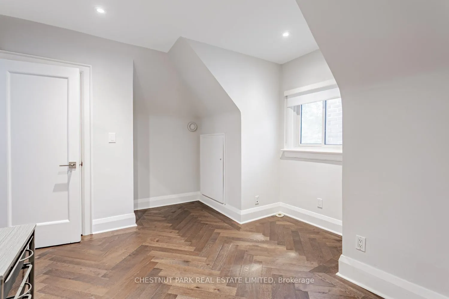 Photo 21 of 43 Oriole Parkway, Toronto, Yonge-St. Clair — HOMEH