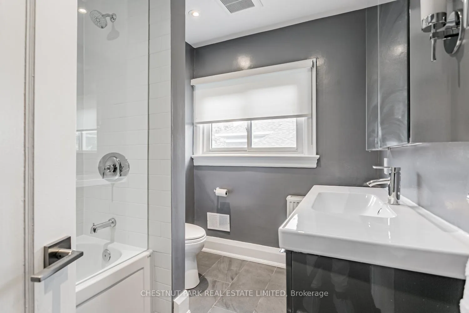 Photo 23 of 43 Oriole Parkway, Toronto, Yonge-St. Clair — HOMEH