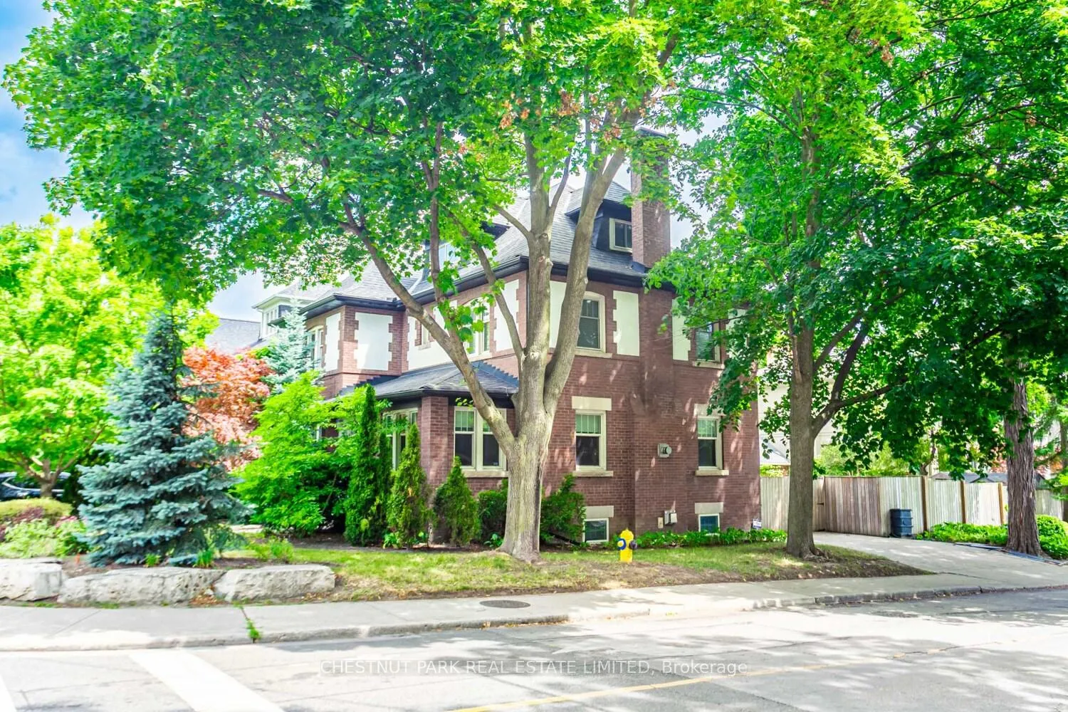 Photo 33 of 43 Oriole Parkway, Toronto, Yonge-St. Clair — HOMEH
