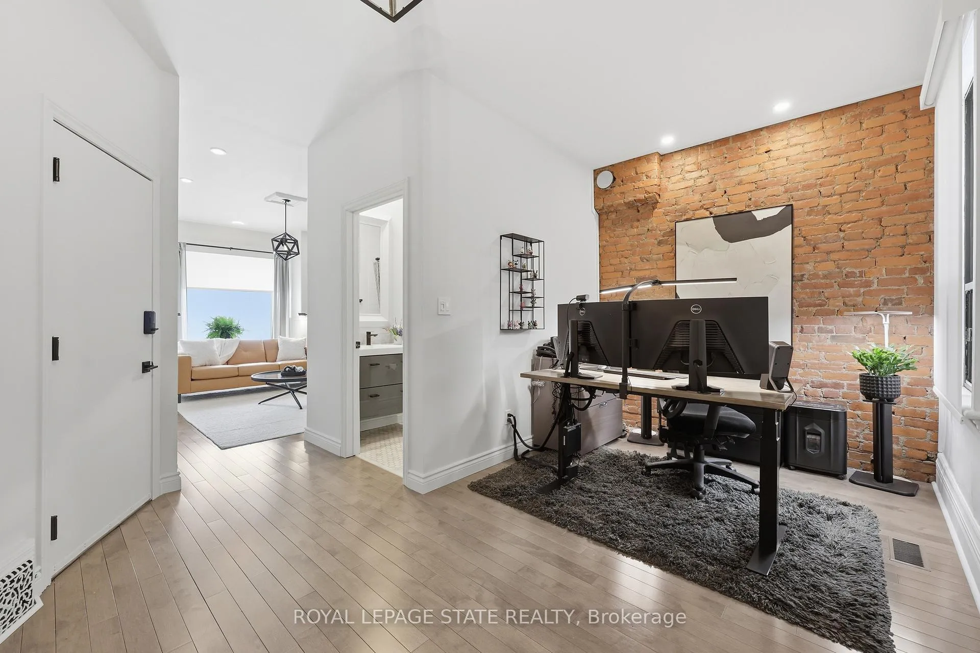 Photo 9 of 252 King Street W, Hamilton, Central — HOMEH