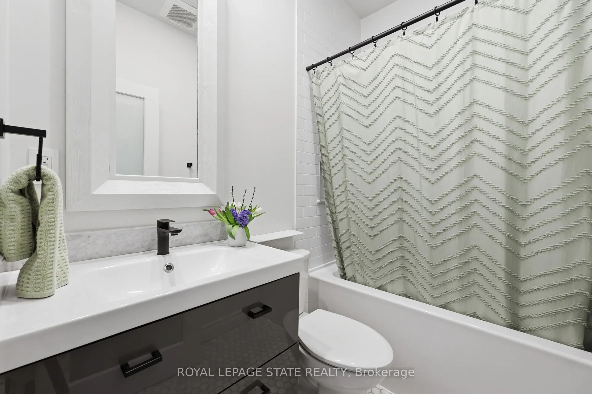 Photo 14 of 252 King Street W, Hamilton, Central — HOMEH