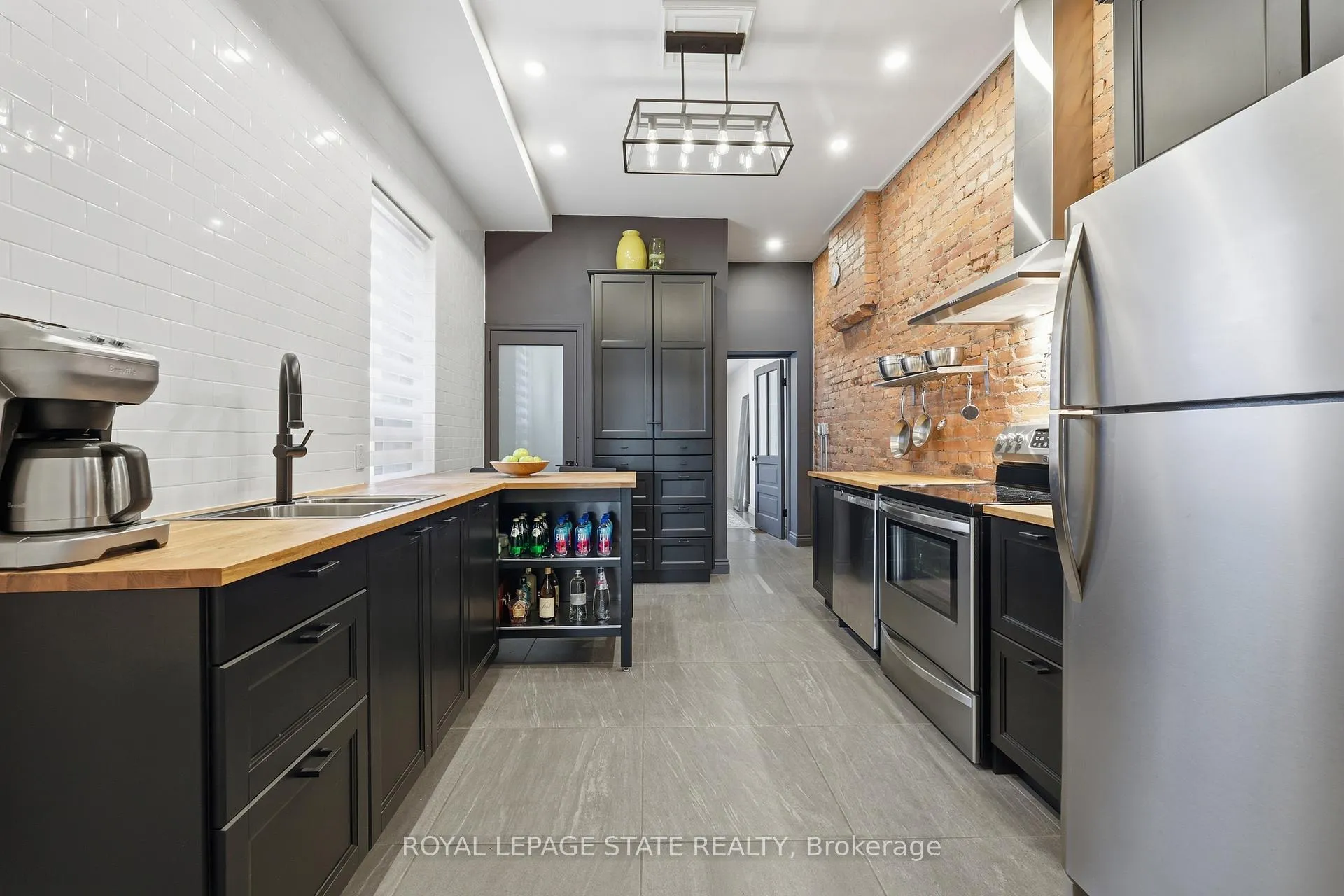 Photo 17 of 252 King Street W, Hamilton, Central — HOMEH