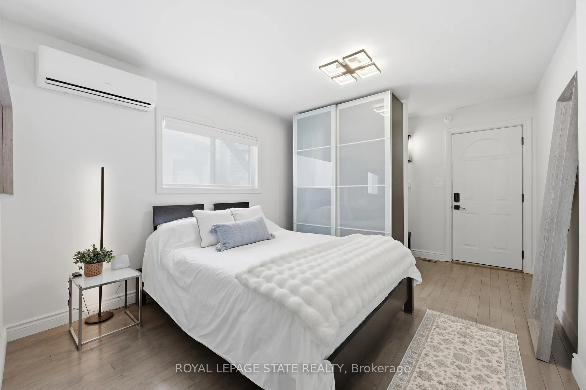 Photo 21 of 252 King Street W, Hamilton, Central — HOMEH