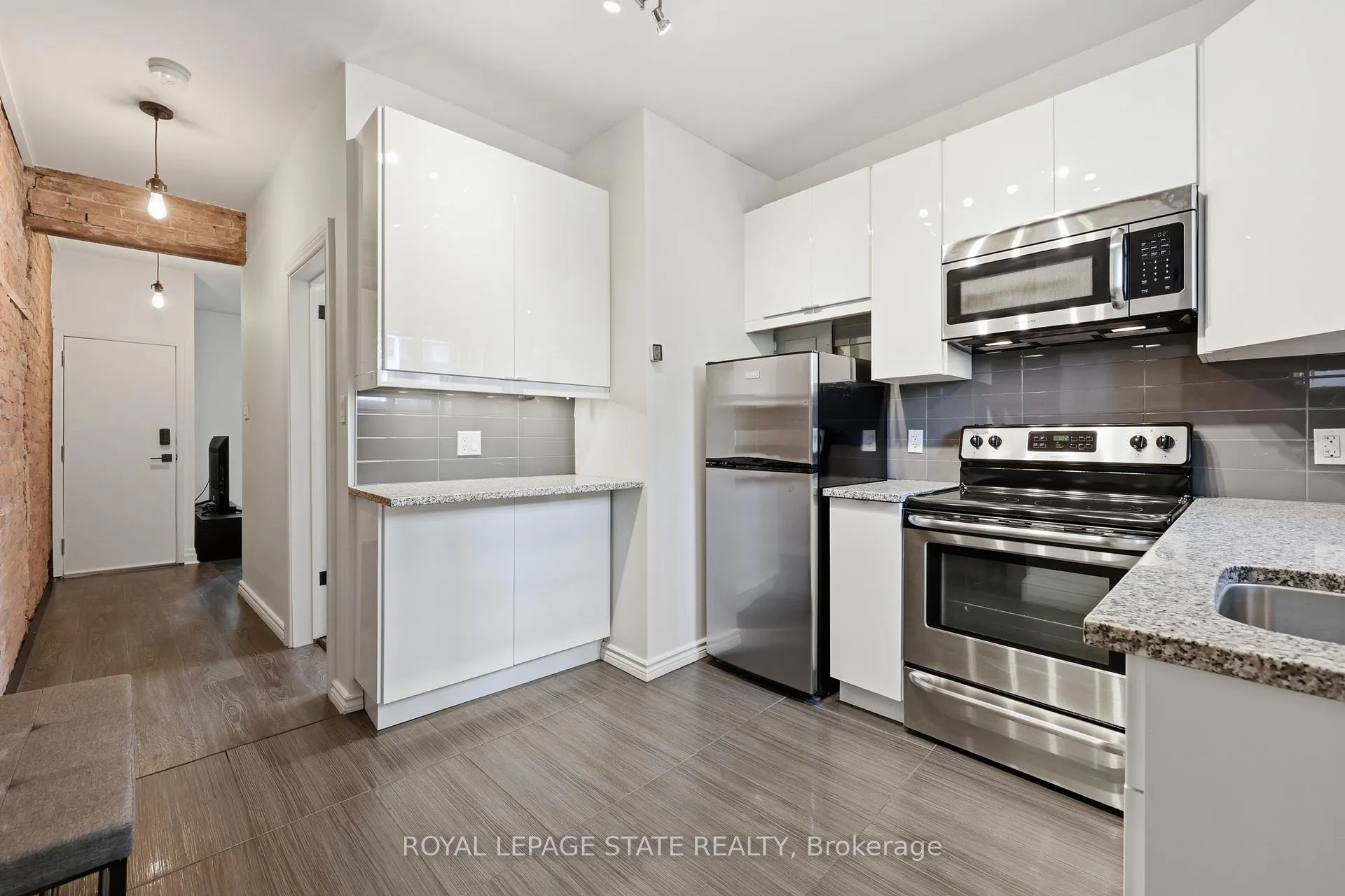 Photo 32 of 252 King Street W, Hamilton, Central — HOMEH