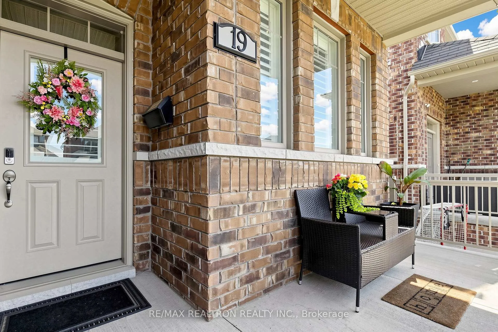Photo 3 of 19 Stainton Street, Clarington, Courtice — HOMEH