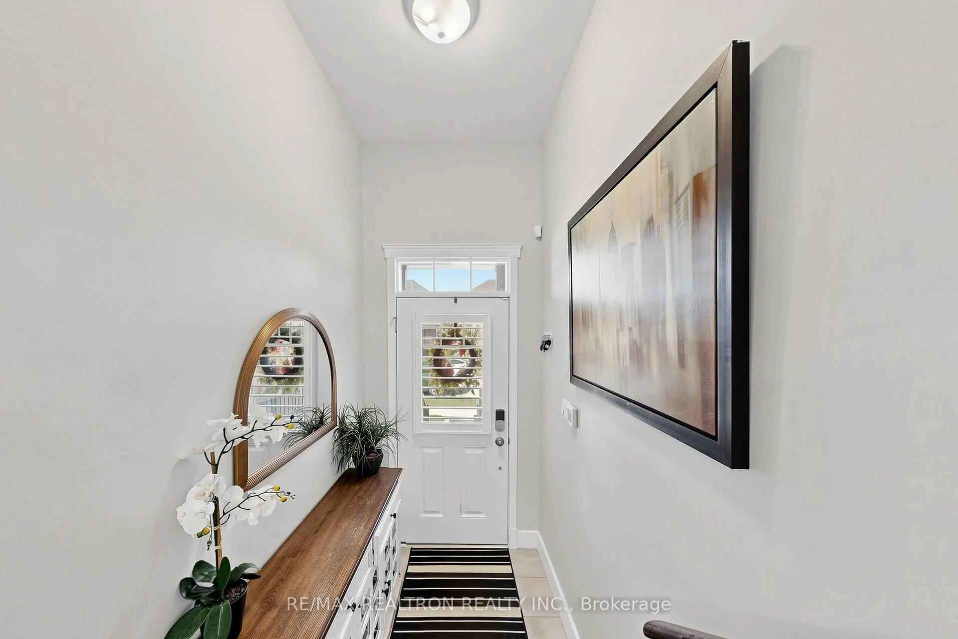 Photo 4 of 19 Stainton Street, Clarington, Courtice — HOMEH
