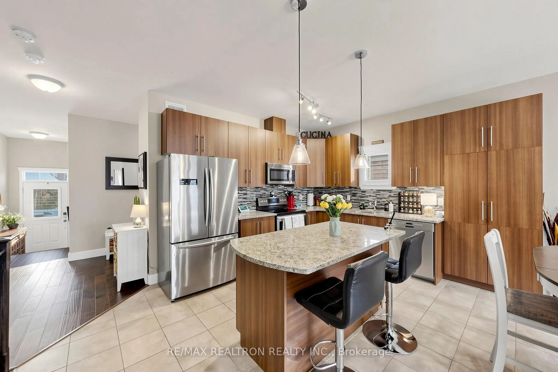 Photo 6 of 19 Stainton Street, Clarington, Courtice — HOMEH
