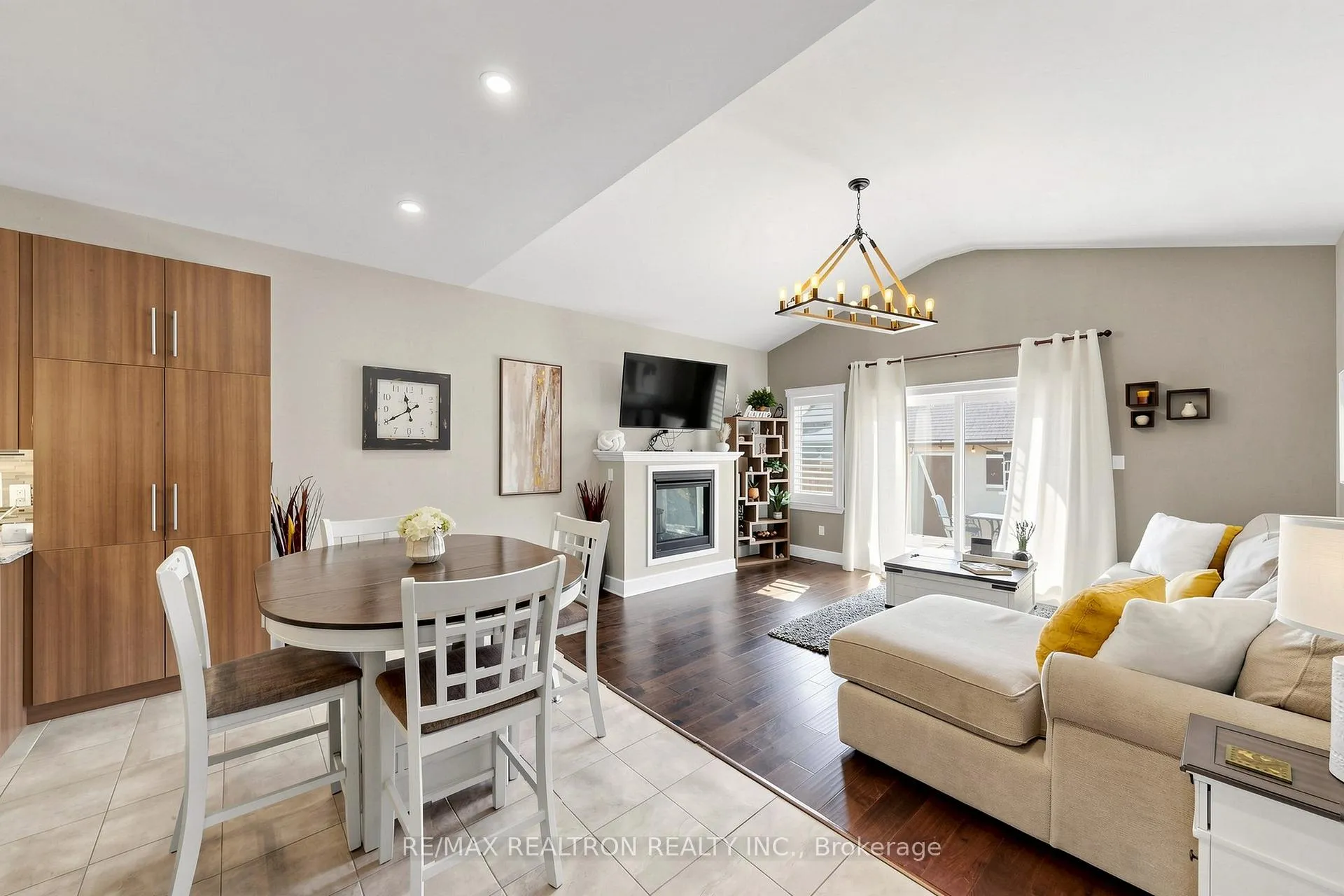 Photo 15 of 19 Stainton Street, Clarington, Courtice — HOMEH