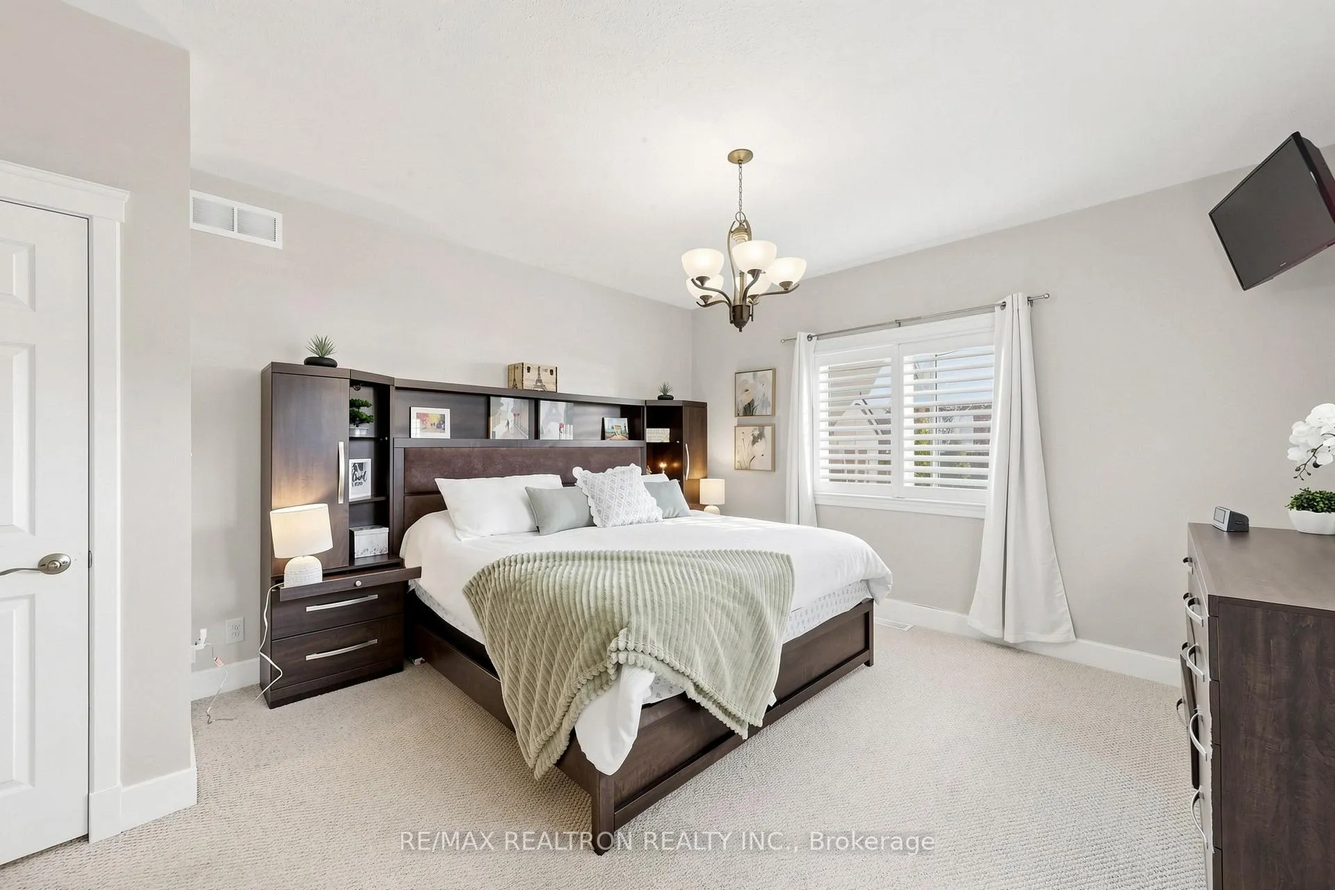 Photo 16 of 19 Stainton Street, Clarington, Courtice — HOMEH
