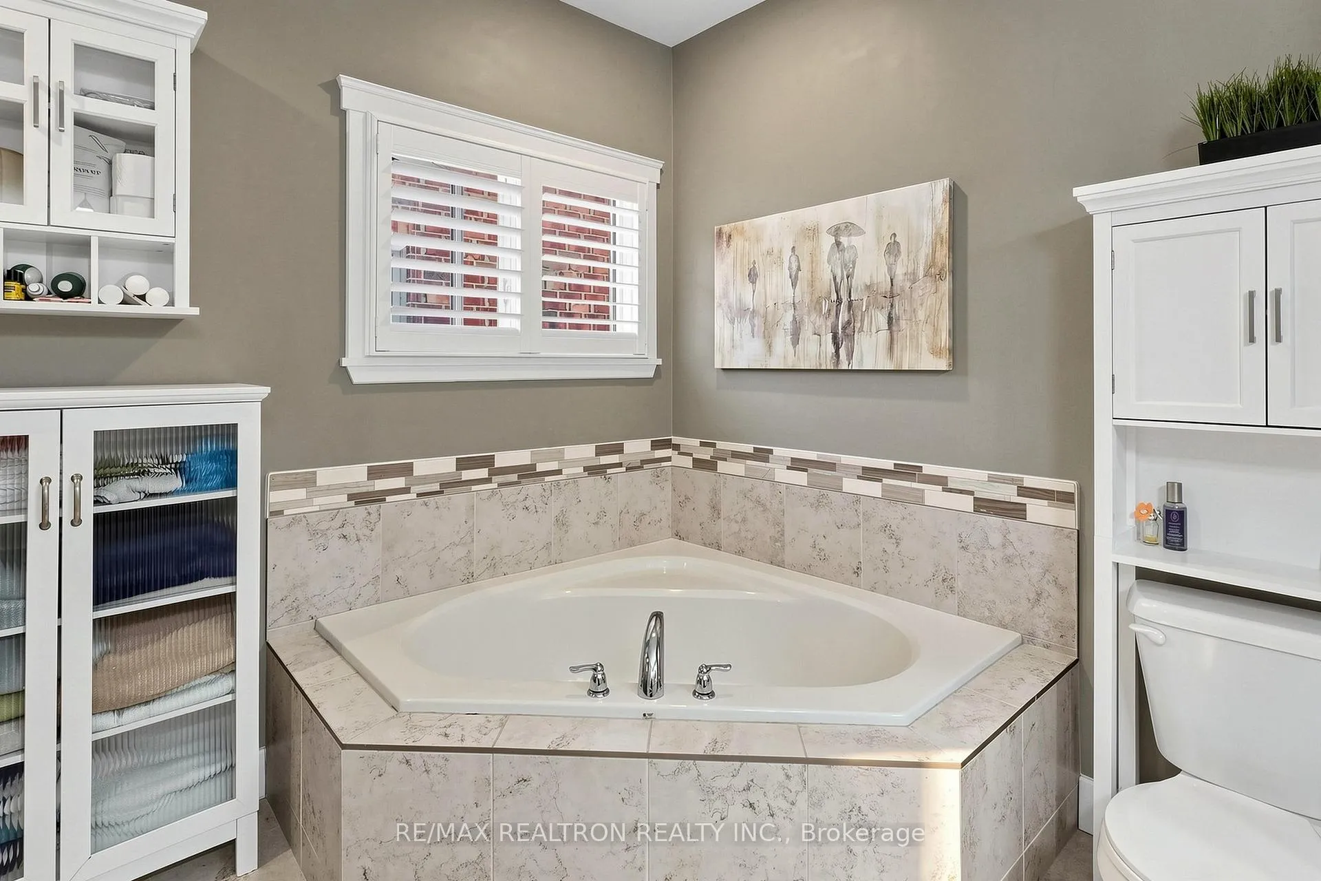 Photo 21 of 19 Stainton Street, Clarington, Courtice — HOMEH