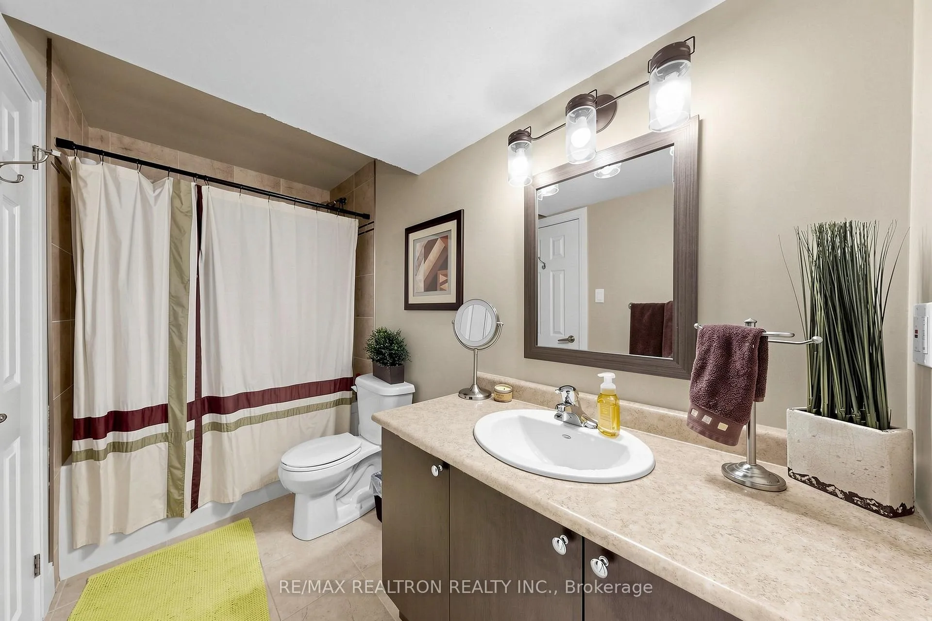 Photo 37 of 19 Stainton Street, Clarington, Courtice — HOMEH