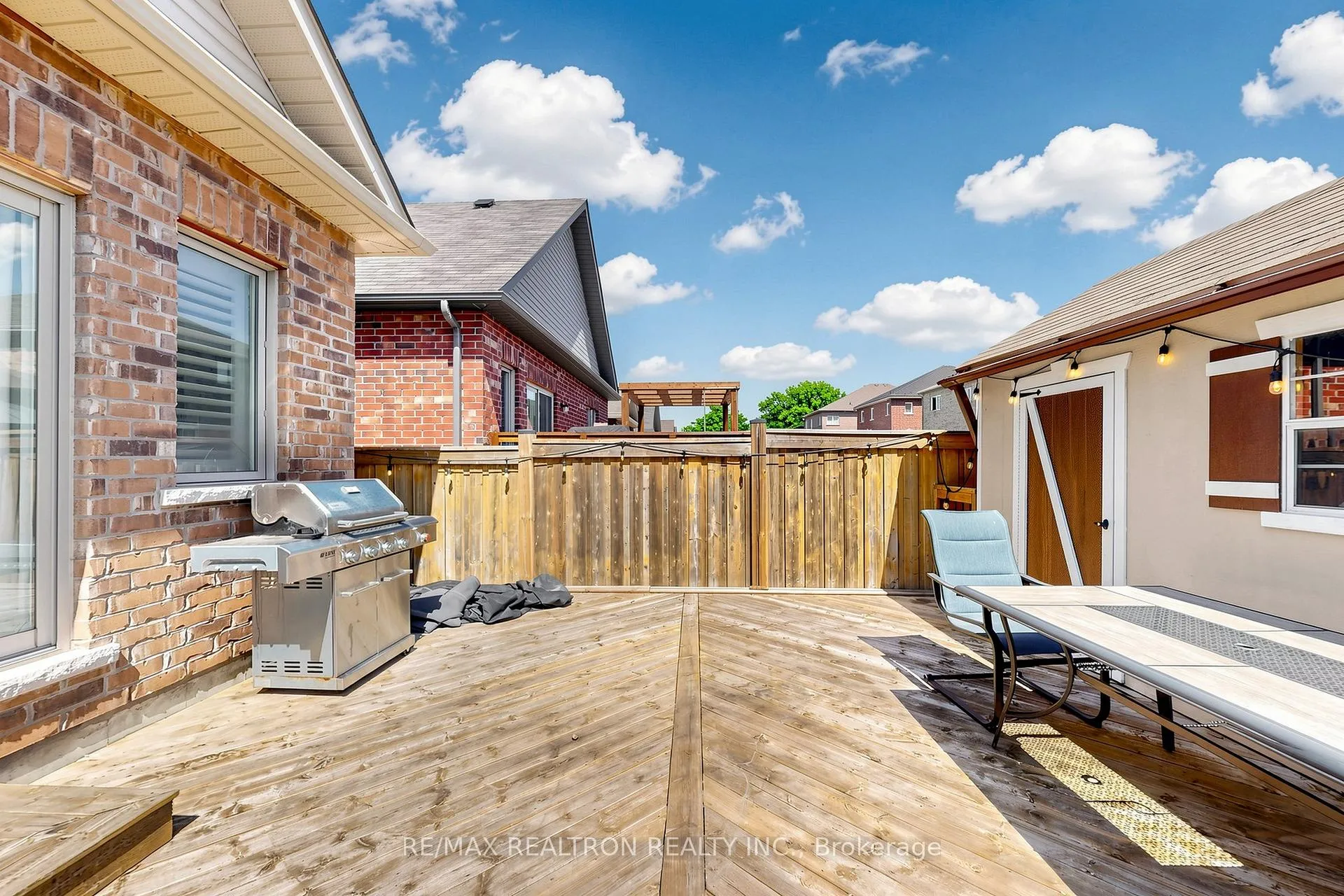 Photo 38 of 19 Stainton Street, Clarington, Courtice — HOMEH