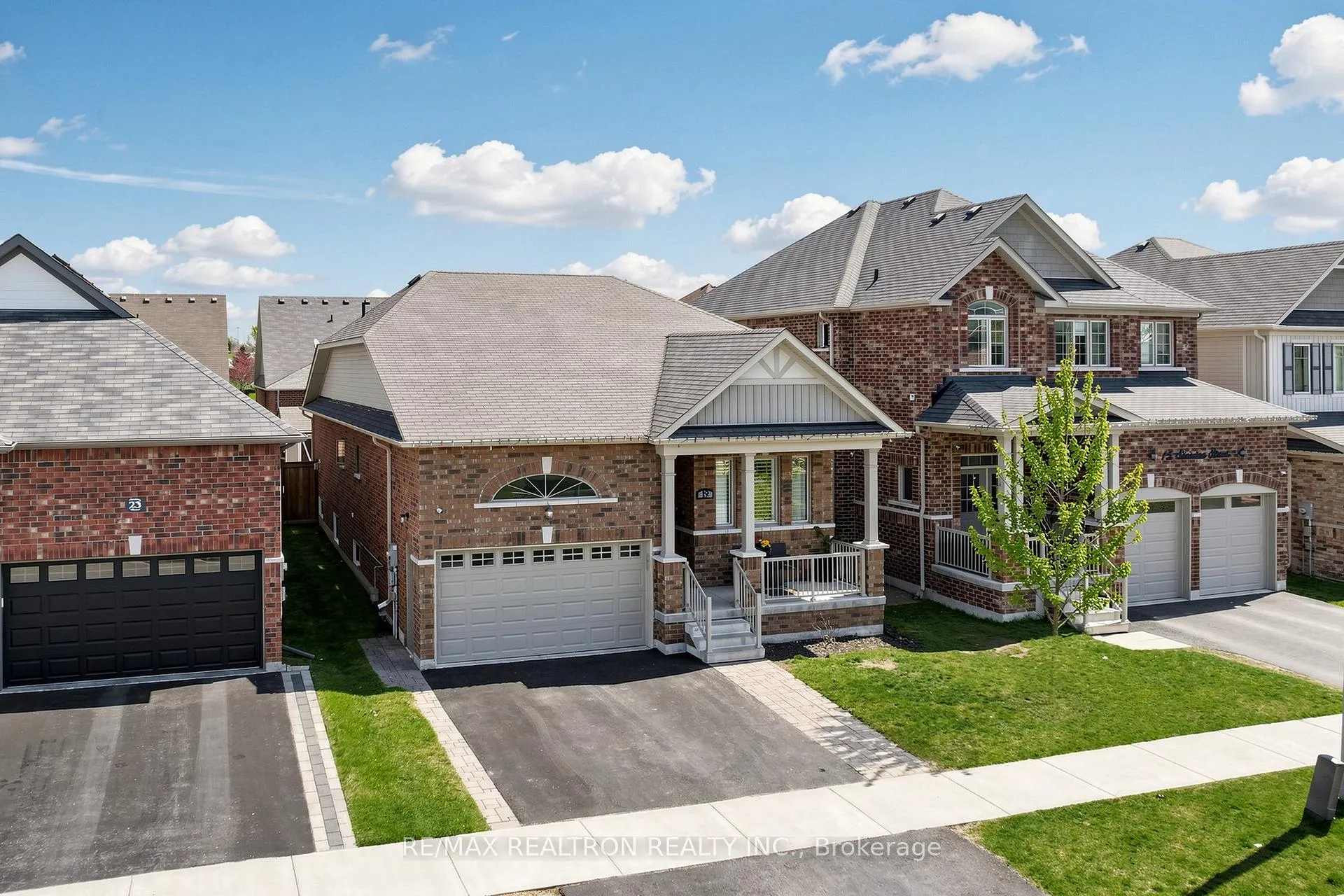 Photo 44 of 19 Stainton Street, Clarington, Courtice — HOMEH