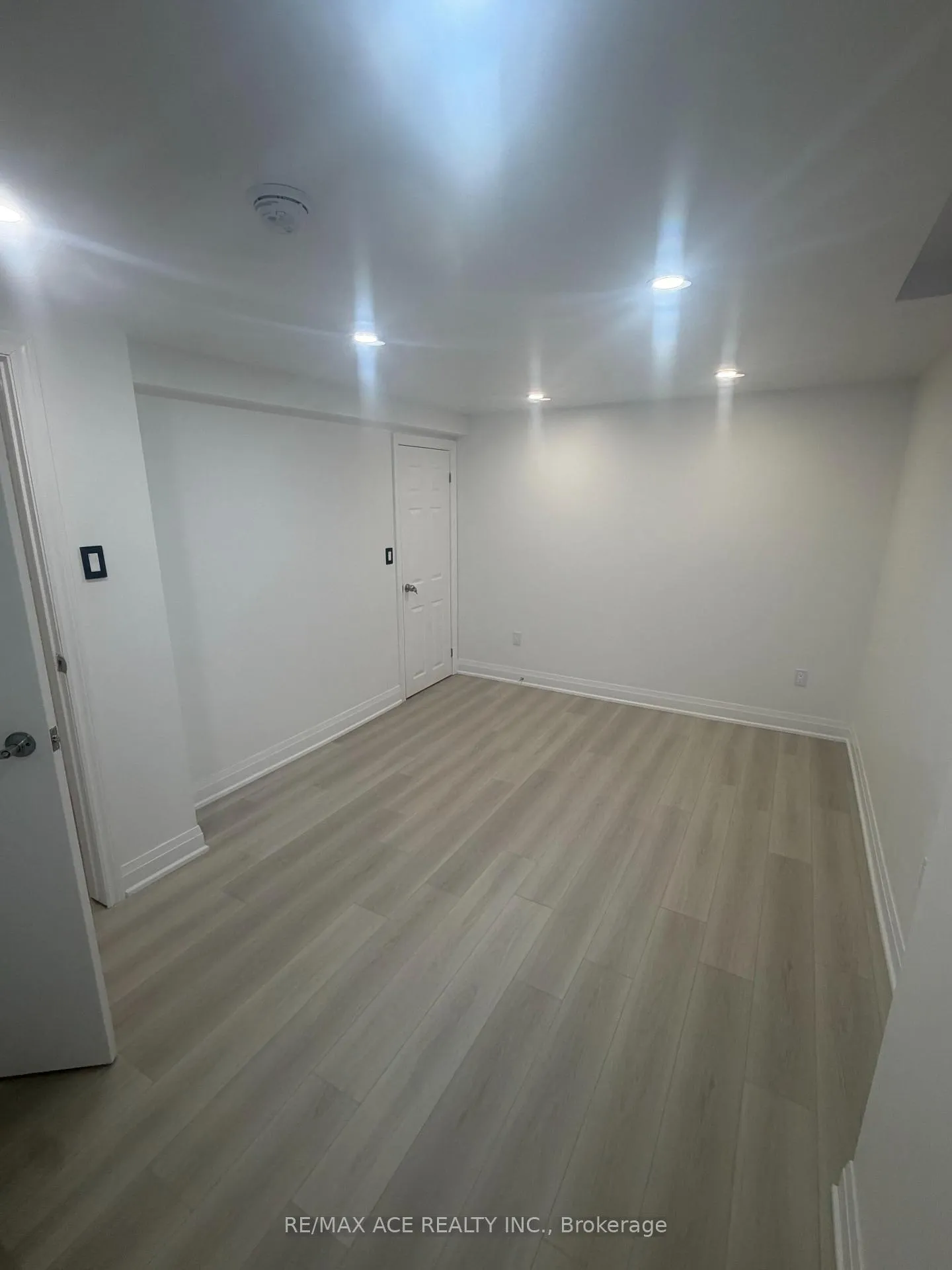 Photo 5 of Unit Bsmt, 76 Pembry Drive, Ajax, Central — HOMEH