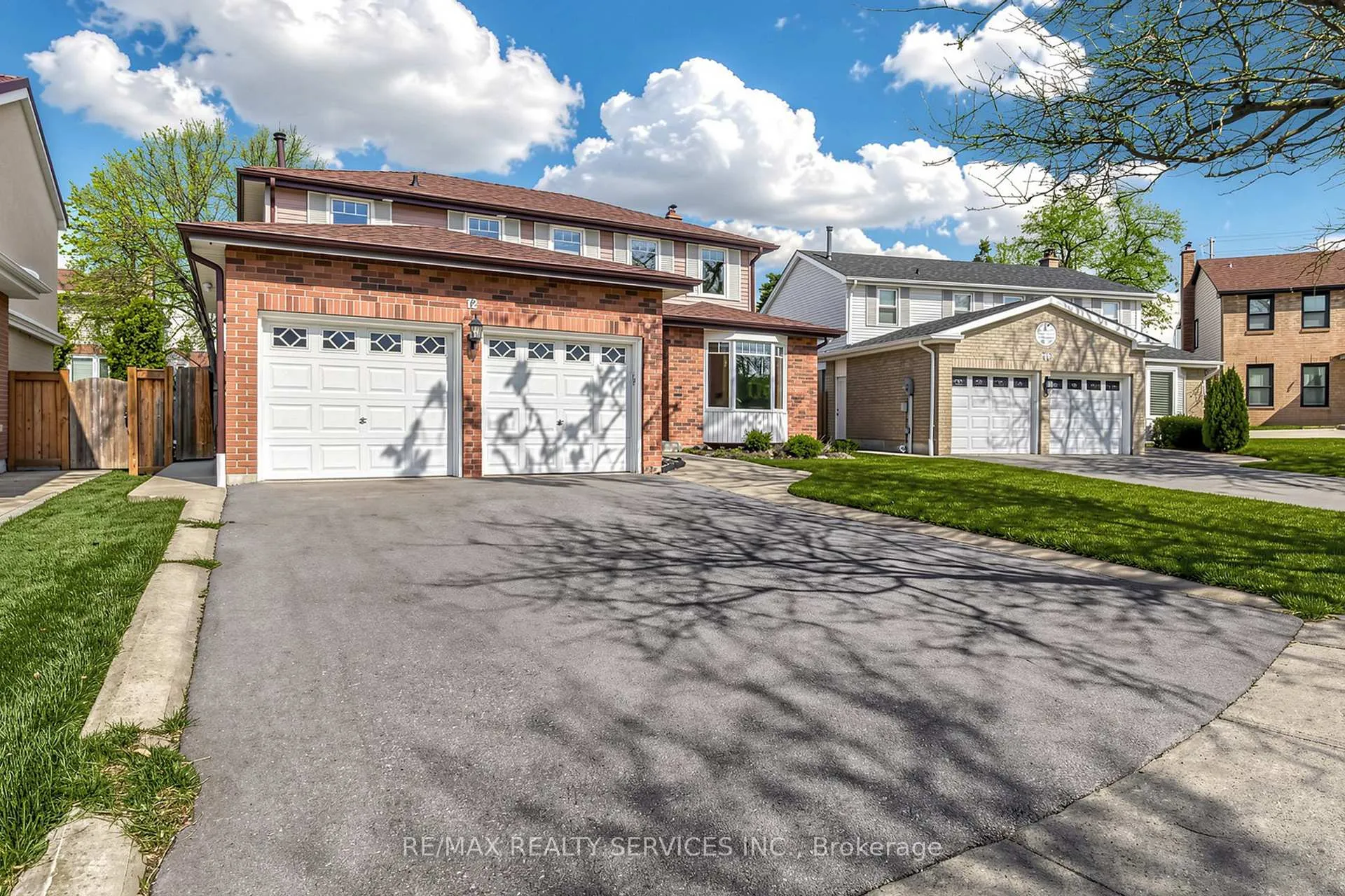 Photo 2 of 72 Nantucket Crescent, Brampton, Westgate — HOMEH