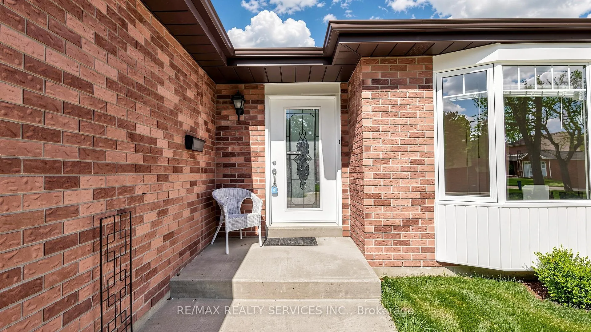 Photo 3 of 72 Nantucket Crescent, Brampton, Westgate — HOMEH