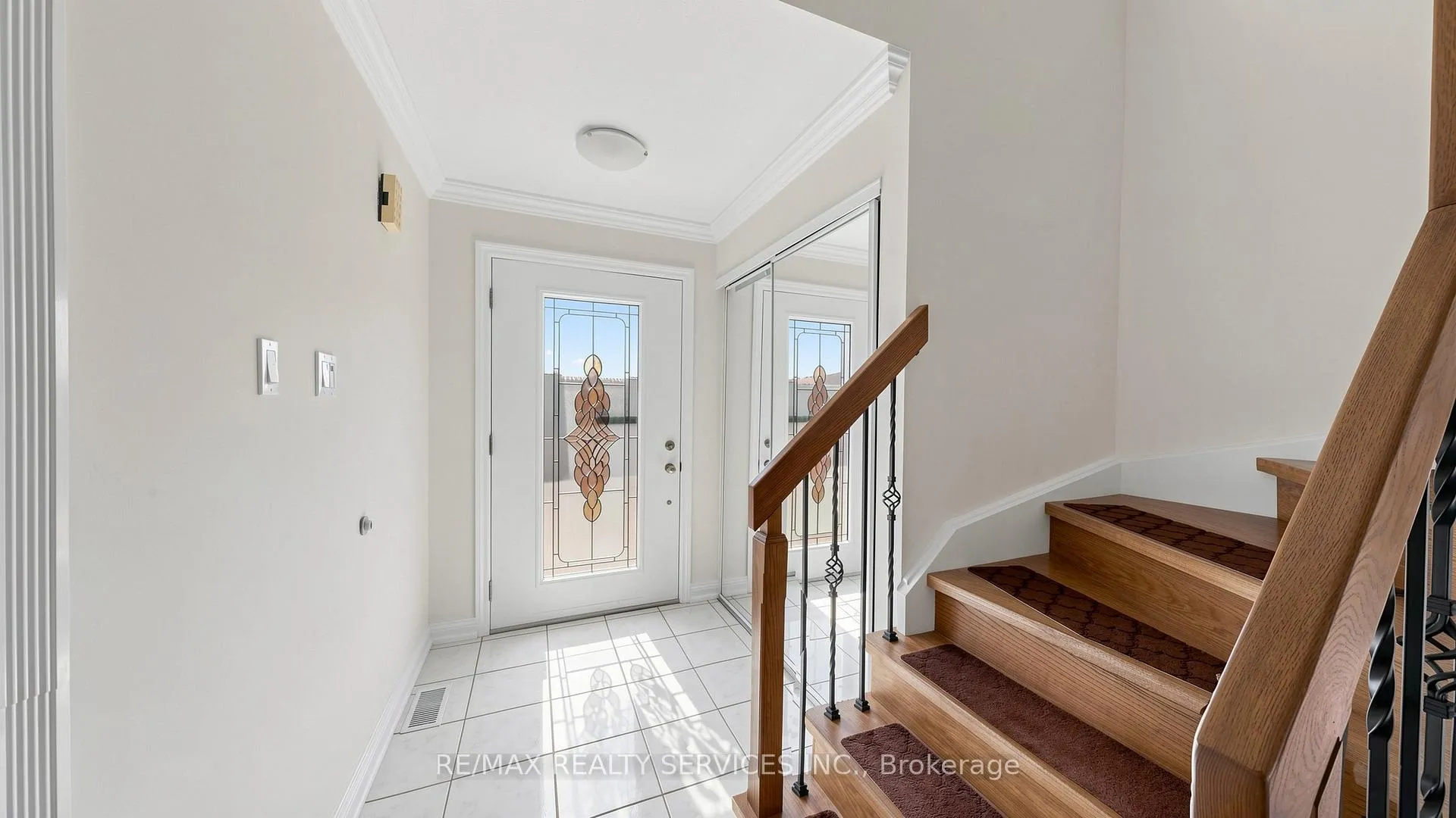 Photo 4 of 72 Nantucket Crescent, Brampton, Westgate — HOMEH