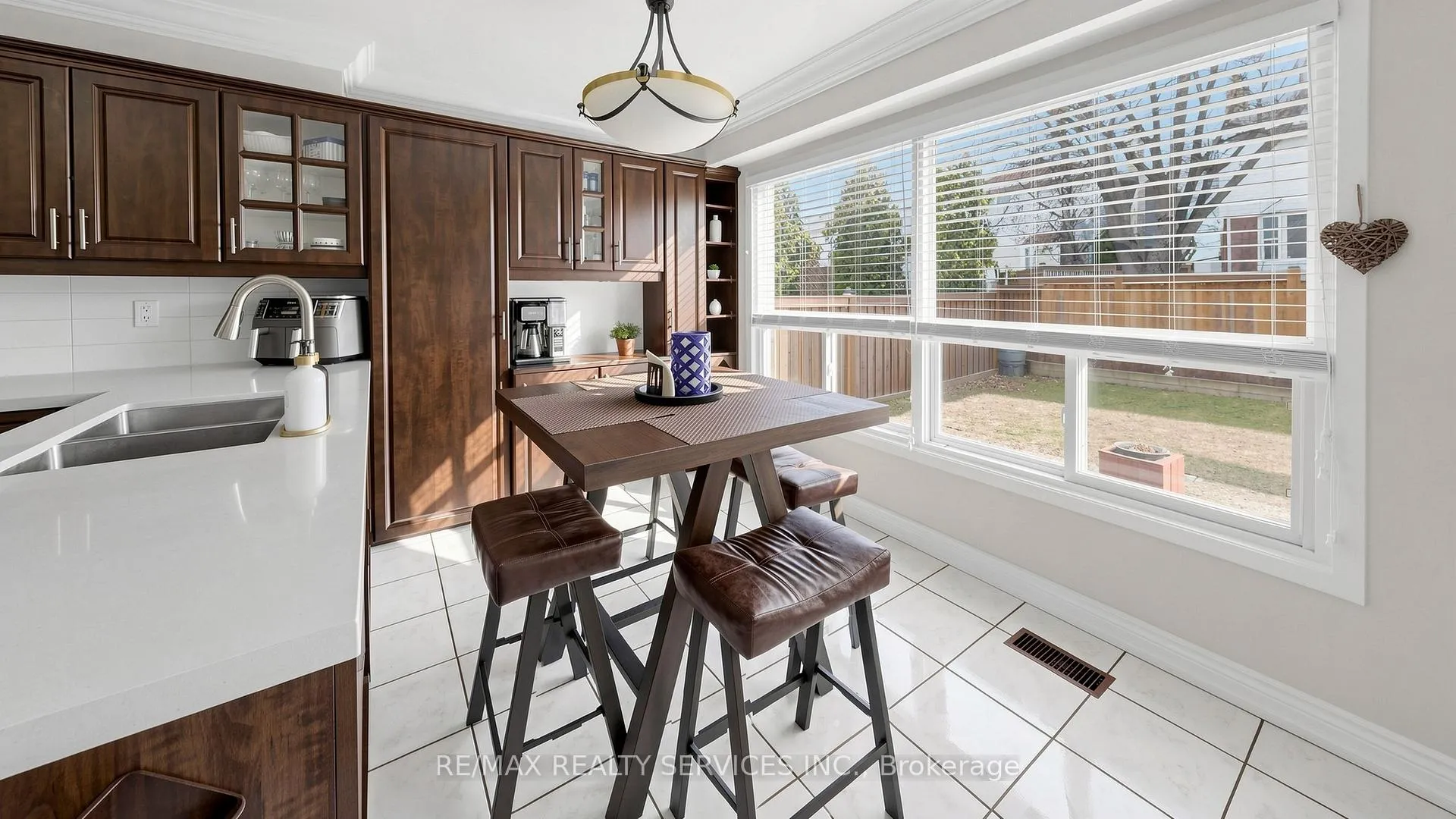 Photo 17 of 72 Nantucket Crescent, Brampton, Westgate — HOMEH
