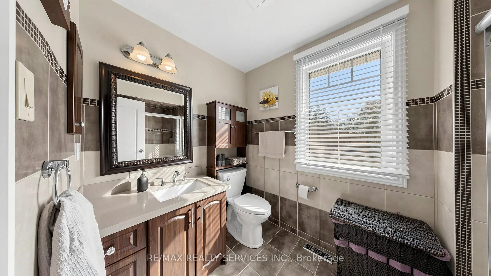 Photo 26 of 72 Nantucket Crescent, Brampton, Westgate — HOMEH