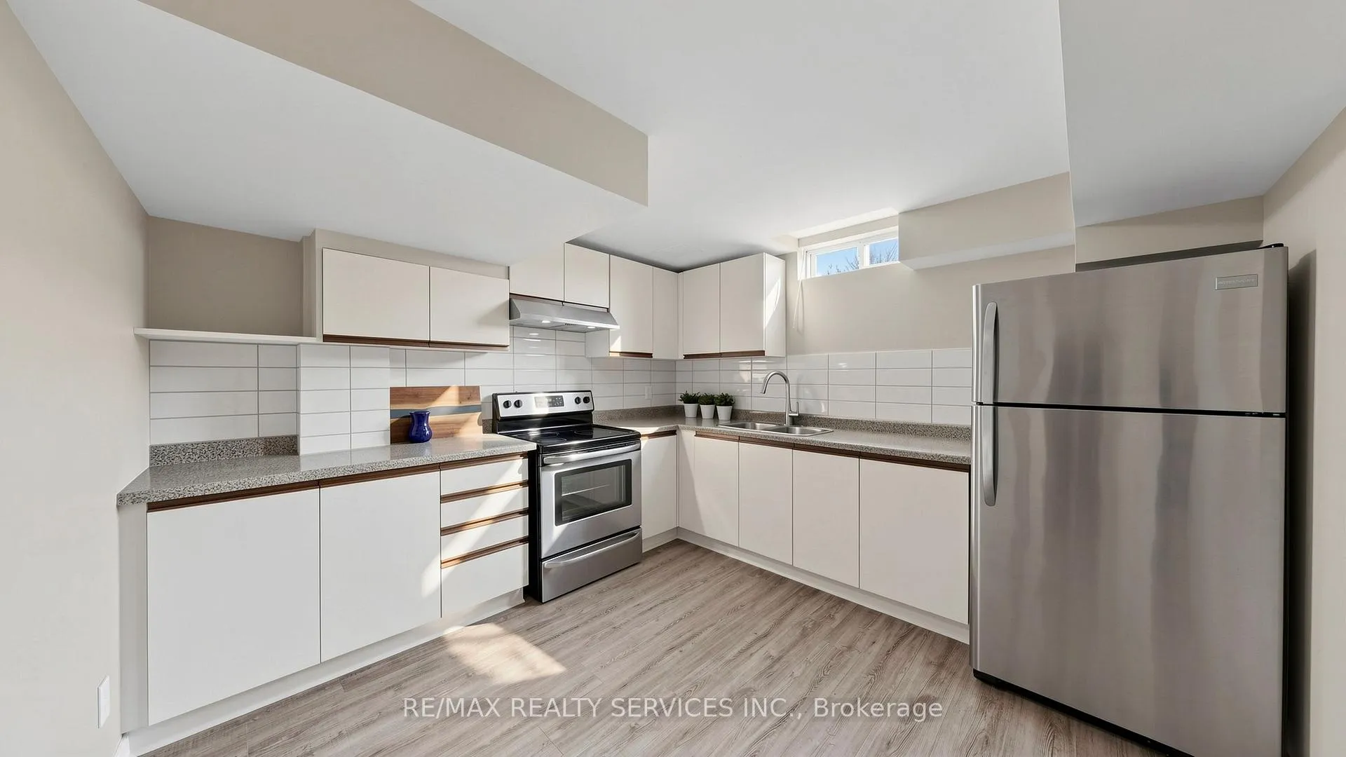 Photo 41 of 72 Nantucket Crescent, Brampton, Westgate — HOMEH