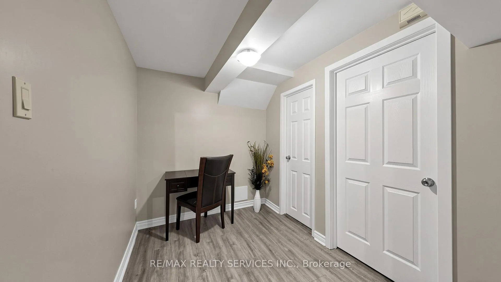 Photo 44 of 72 Nantucket Crescent, Brampton, Westgate — HOMEH