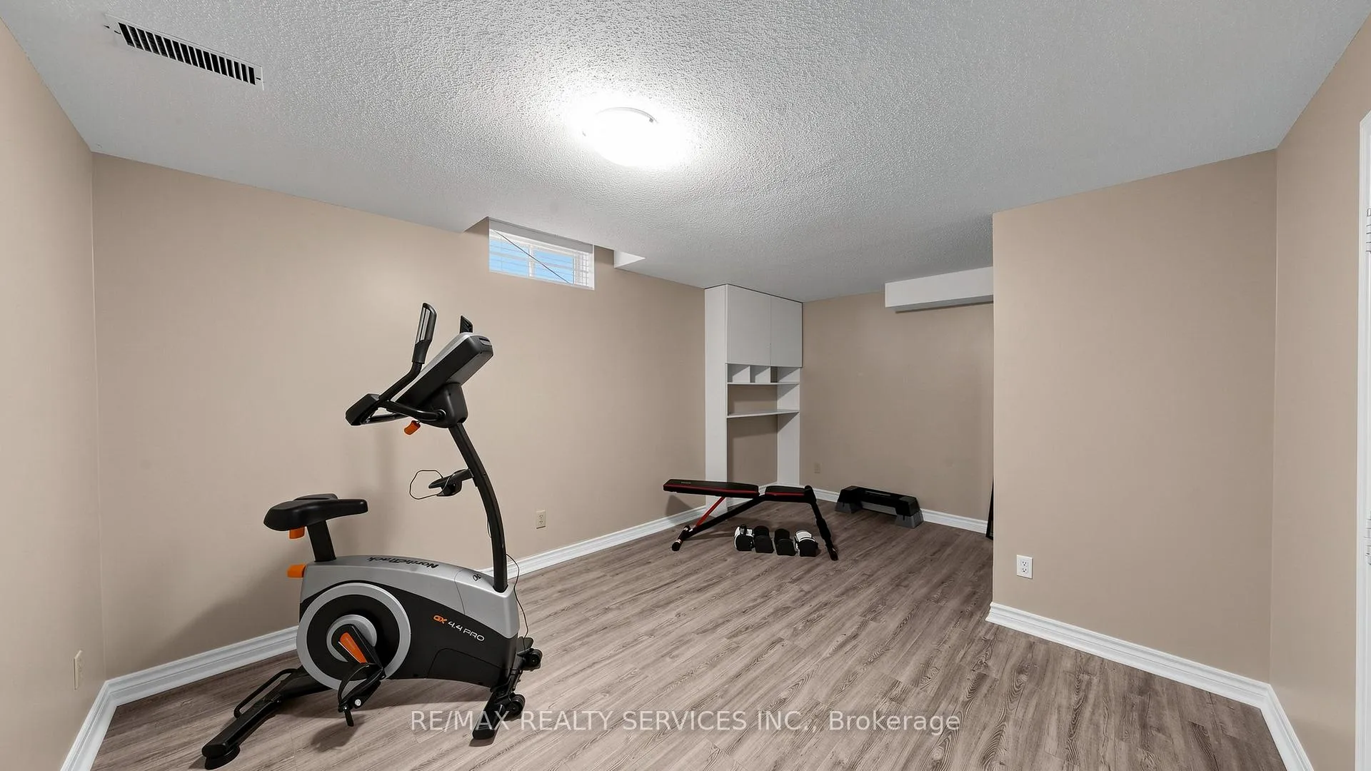 Photo 45 of 72 Nantucket Crescent, Brampton, Westgate — HOMEH