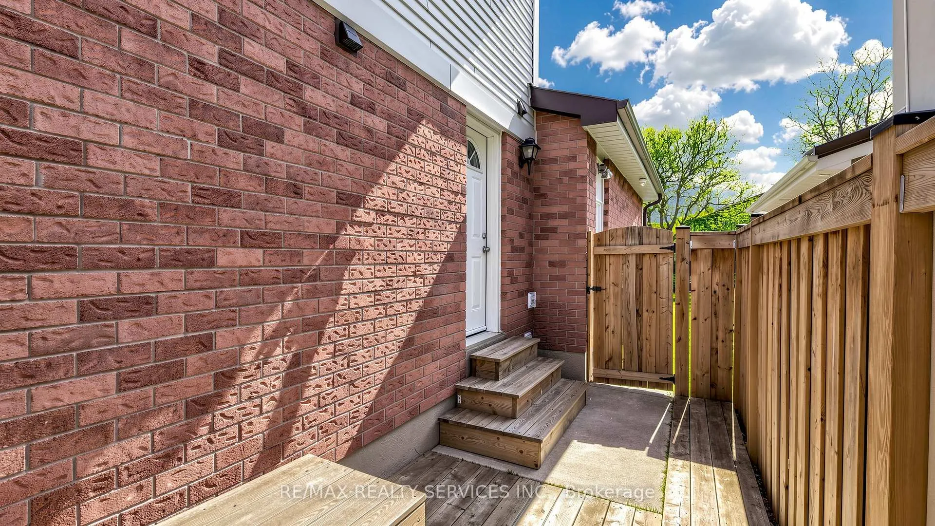 Photo 50 of 72 Nantucket Crescent, Brampton, Westgate — HOMEH