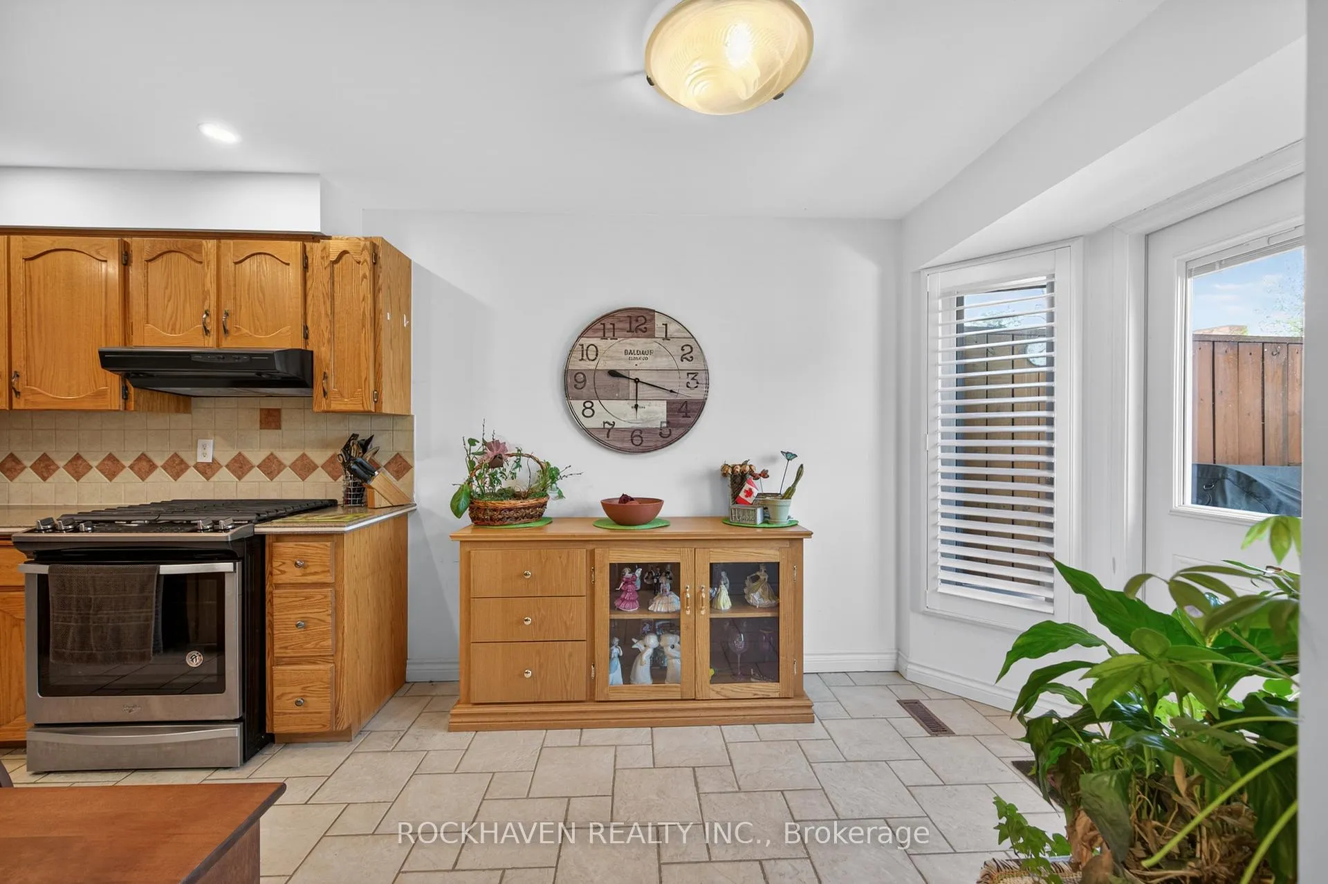 Photo 8 of Unit 7, 30 Osler Drive, Hamilton, Dundas — HOMEH