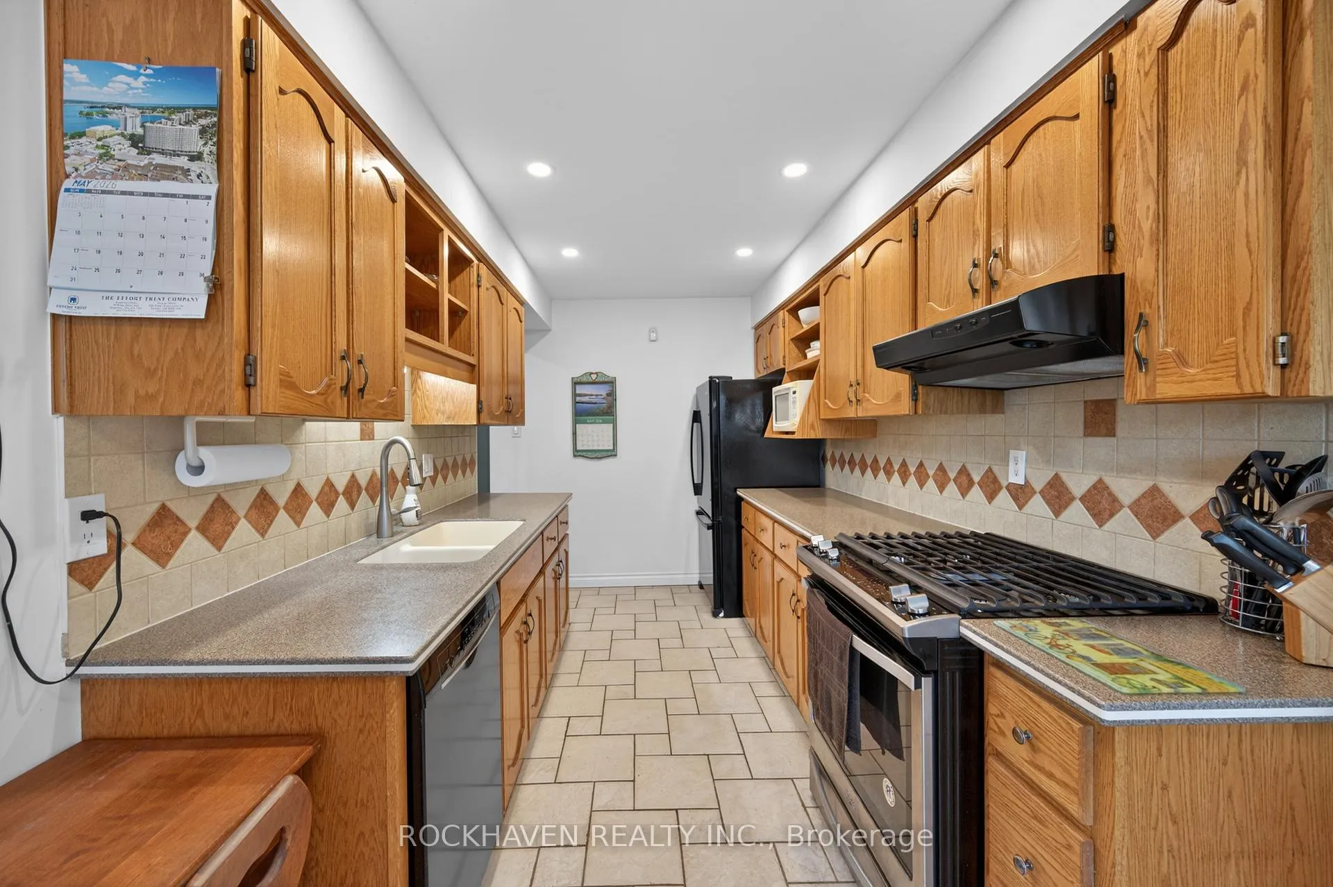 Photo 9 of Unit 7, 30 Osler Drive, Hamilton, Dundas — HOMEH
