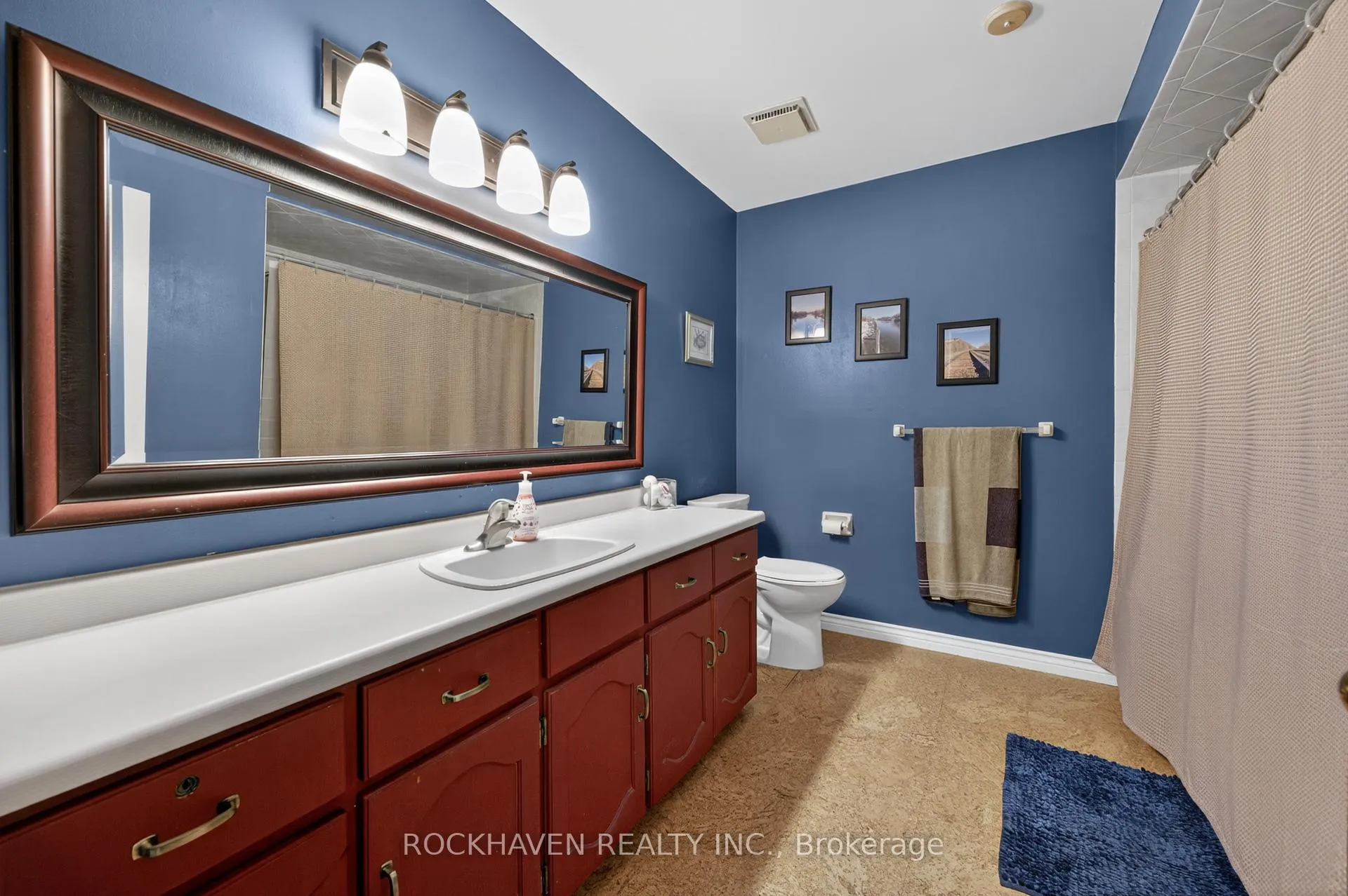 Photo 25 of Unit 7, 30 Osler Drive, Hamilton, Dundas — HOMEH