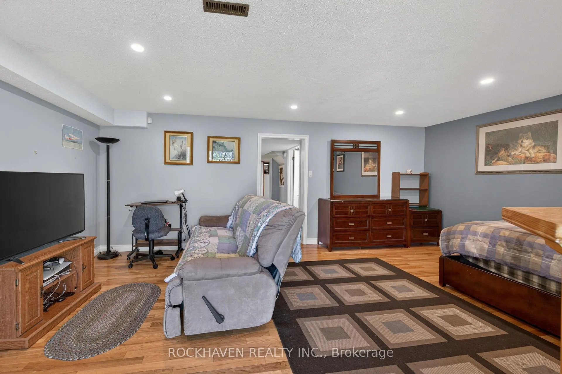 Photo 28 of Unit 7, 30 Osler Drive, Hamilton, Dundas — HOMEH