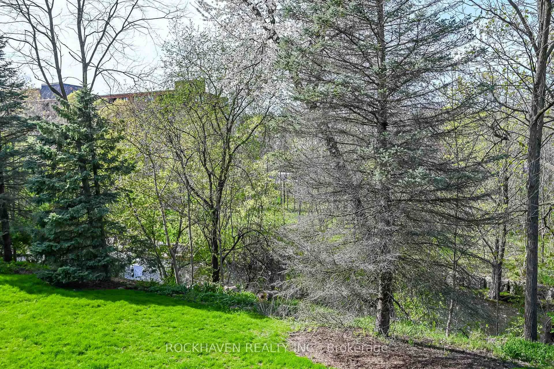 Photo 37 of Unit 7, 30 Osler Drive, Hamilton, Dundas — HOMEH