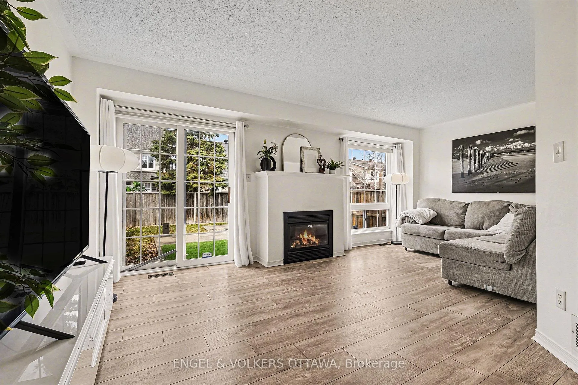 Photo 7 of 135 Lockhaven Private, Ottawa, Barrhaven - Stonebridge — HOMEH