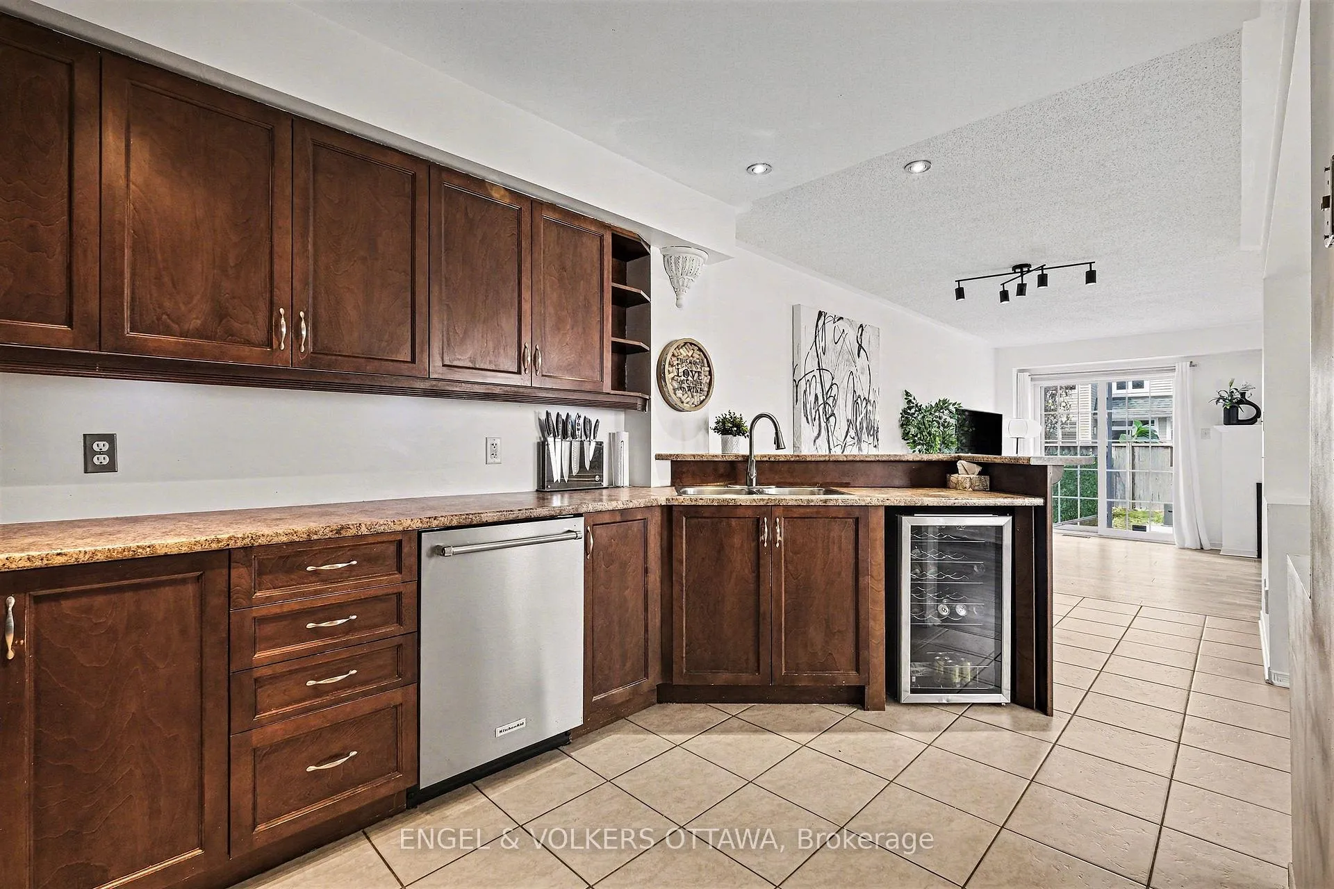Photo 14 of 135 Lockhaven Private, Ottawa, Barrhaven - Stonebridge — HOMEH