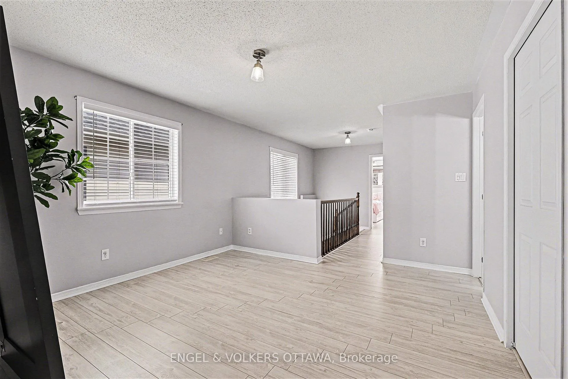Photo 17 of 135 Lockhaven Private, Ottawa, Barrhaven - Stonebridge — HOMEH