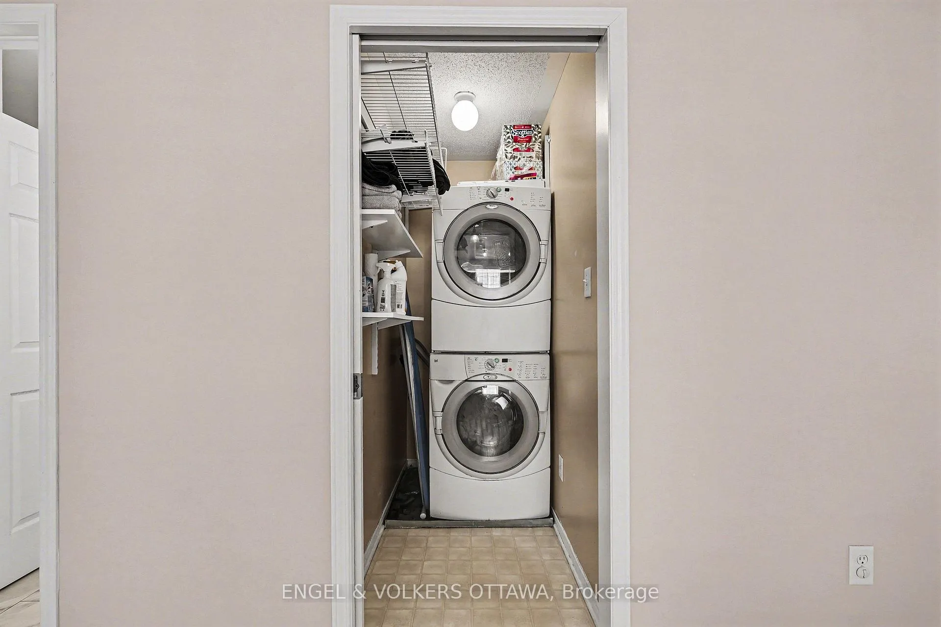 Photo 28 of 135 Lockhaven Private, Ottawa, Barrhaven - Stonebridge — HOMEH