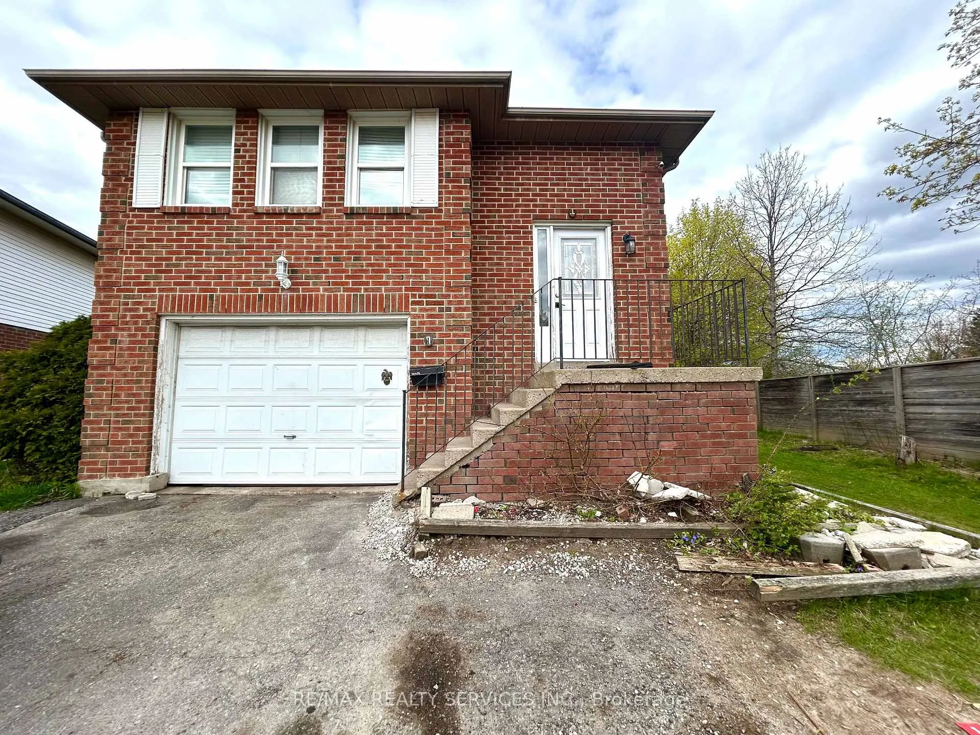 Photo 1 of 1 Braidwood Lake Road, Brampton, Heart Lake West — HOMEH