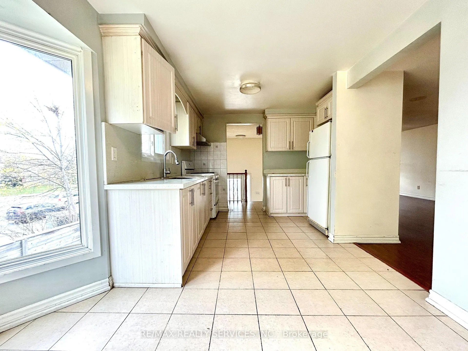 Photo 11 of 1 Braidwood Lake Road, Brampton, Heart Lake West — HOMEH