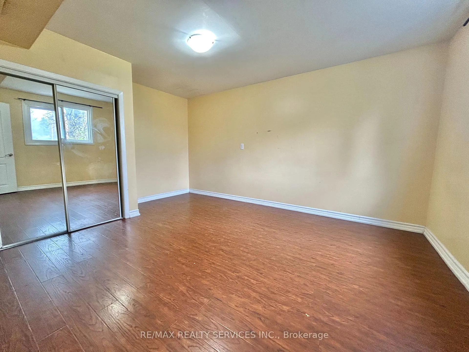 Photo 15 of 1 Braidwood Lake Road, Brampton, Heart Lake West — HOMEH
