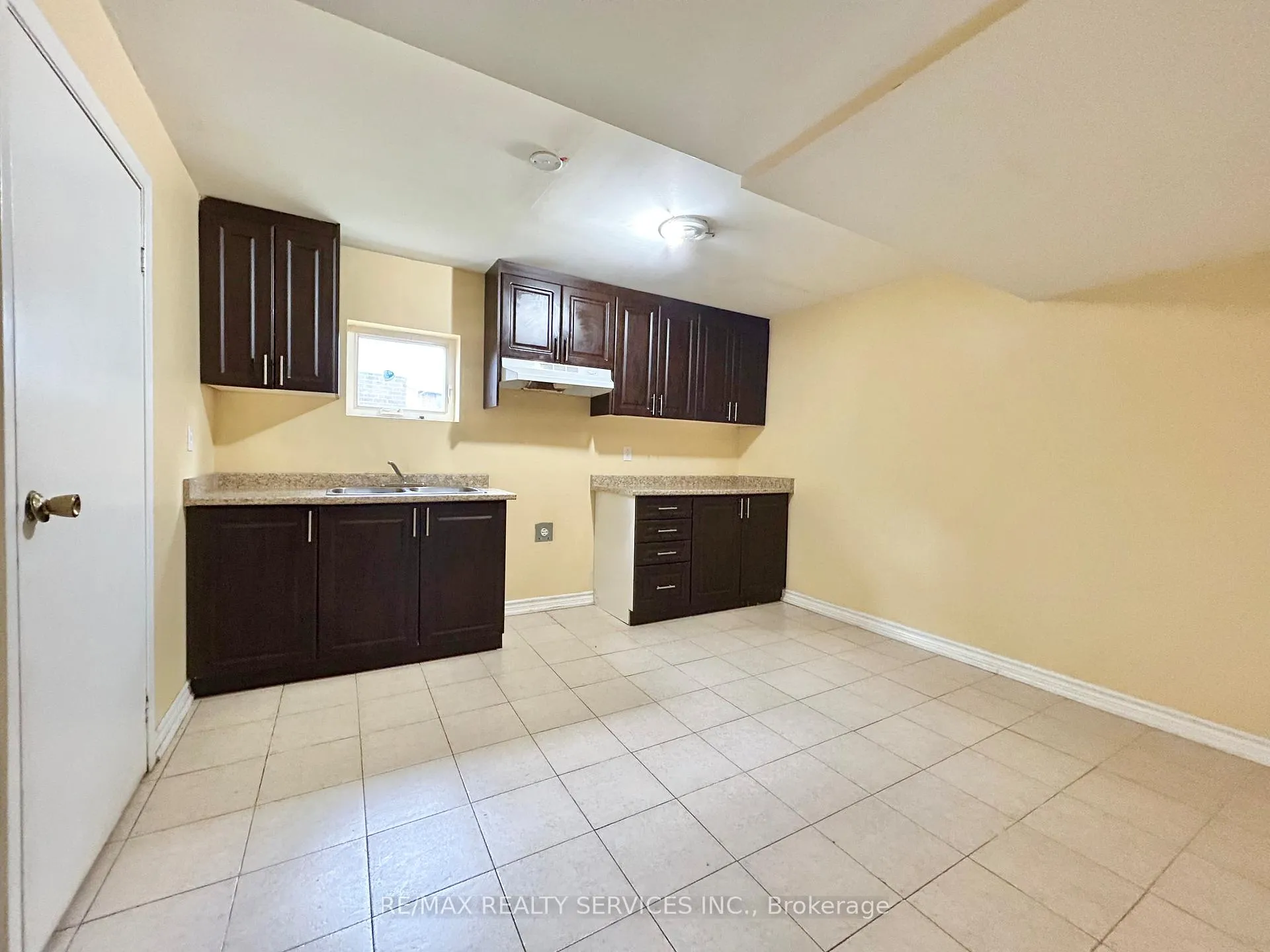 Photo 20 of 1 Braidwood Lake Road, Brampton, Heart Lake West — HOMEH