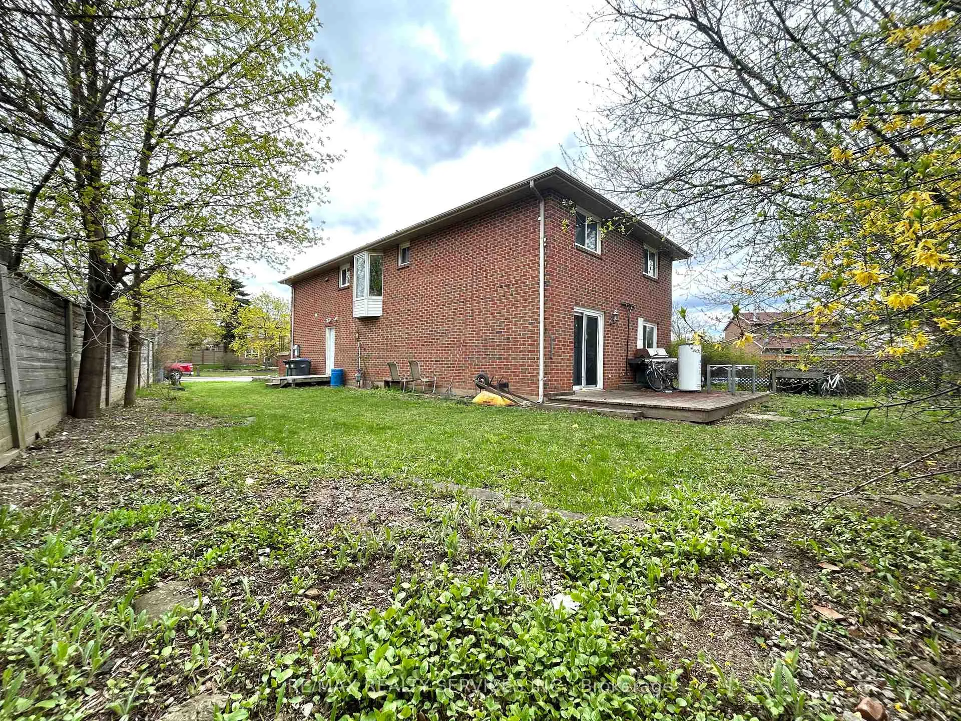Photo 22 of 1 Braidwood Lake Road, Brampton, Heart Lake West — HOMEH