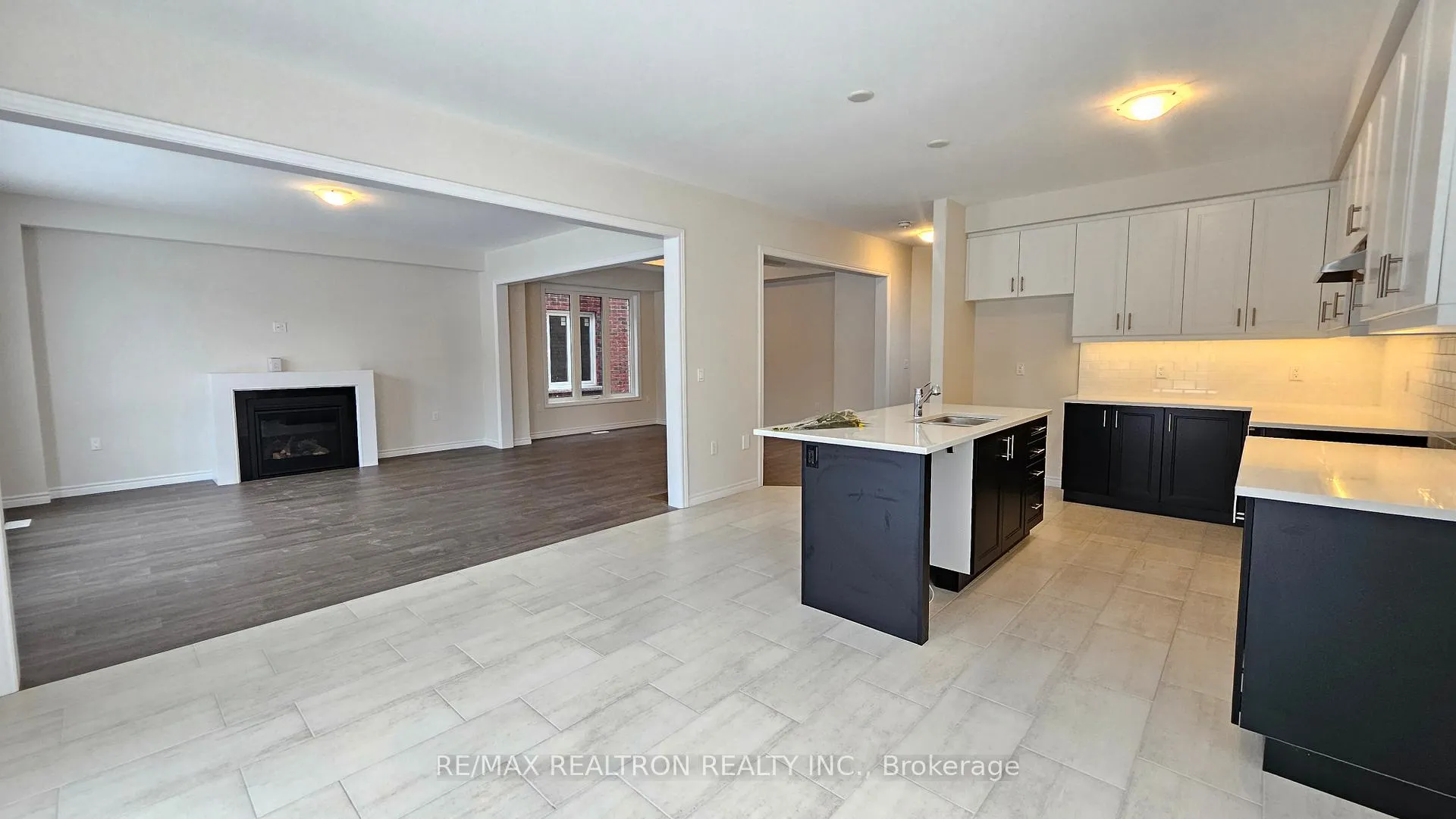 Photo 4 of 16 York Drive, Peterborough, Monaghan Ward 2 — HOMEH