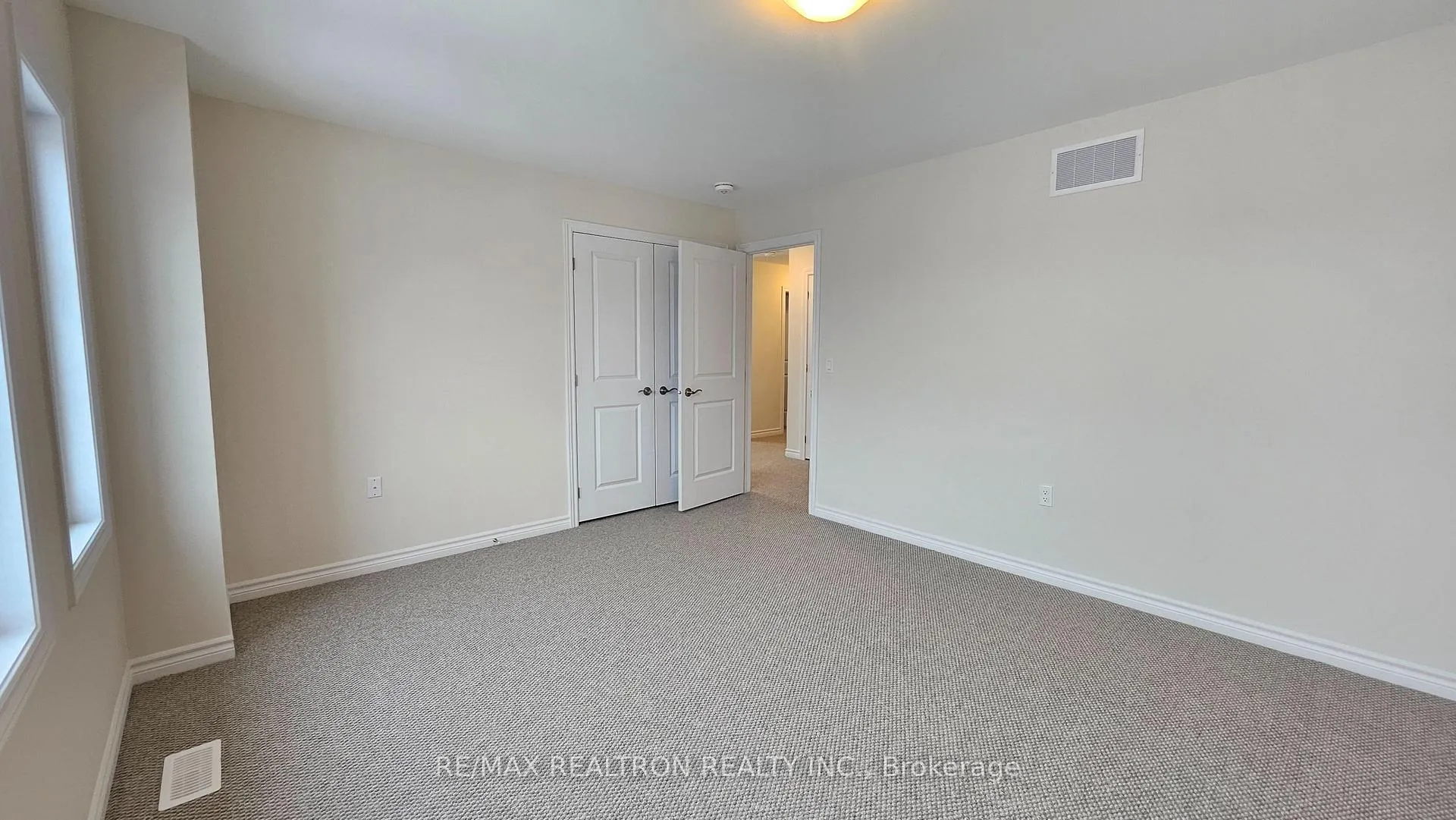 Photo 12 of 16 York Drive, Peterborough, Monaghan Ward 2 — HOMEH