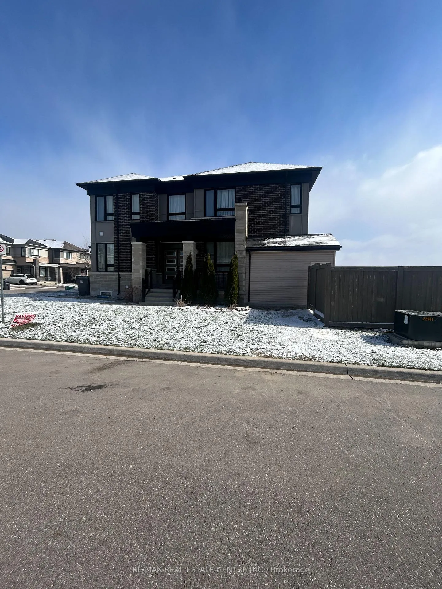 Photo 2 of 51 Circus Crescent, Brampton, Northwest Brampton — HOMEH